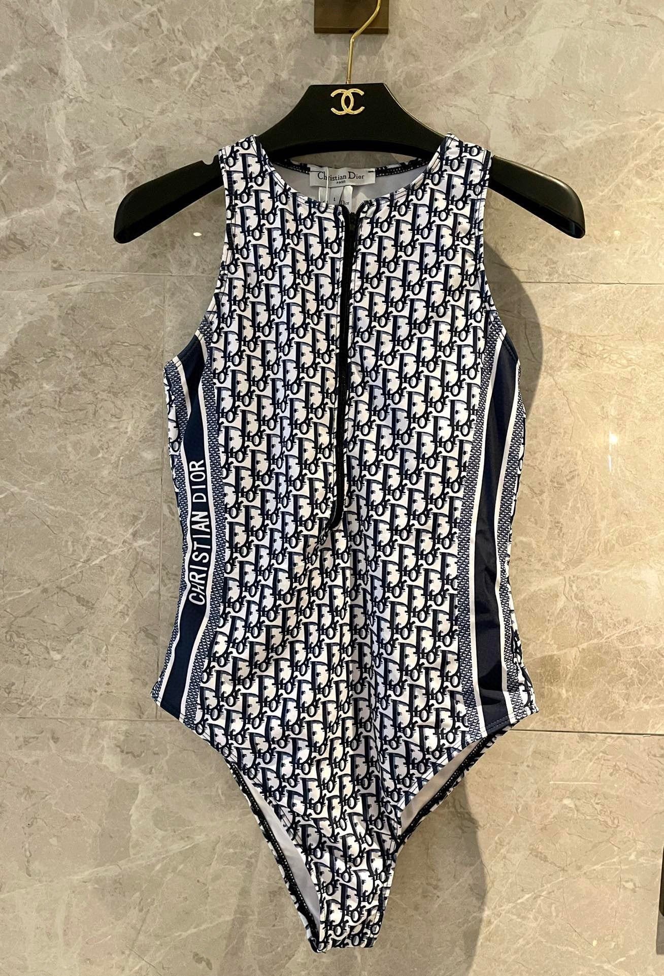 V-neck halter cross swimsuit
