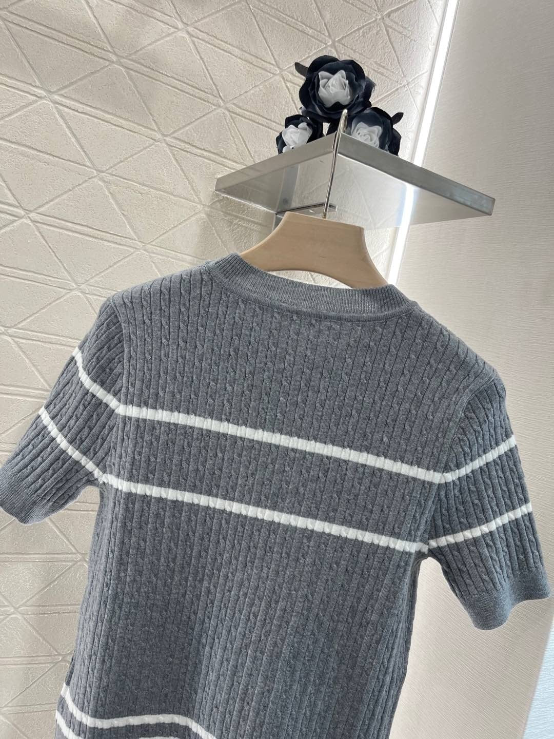 MI*MI* Letter jacquard striped twisted round neck knitted short sleeves