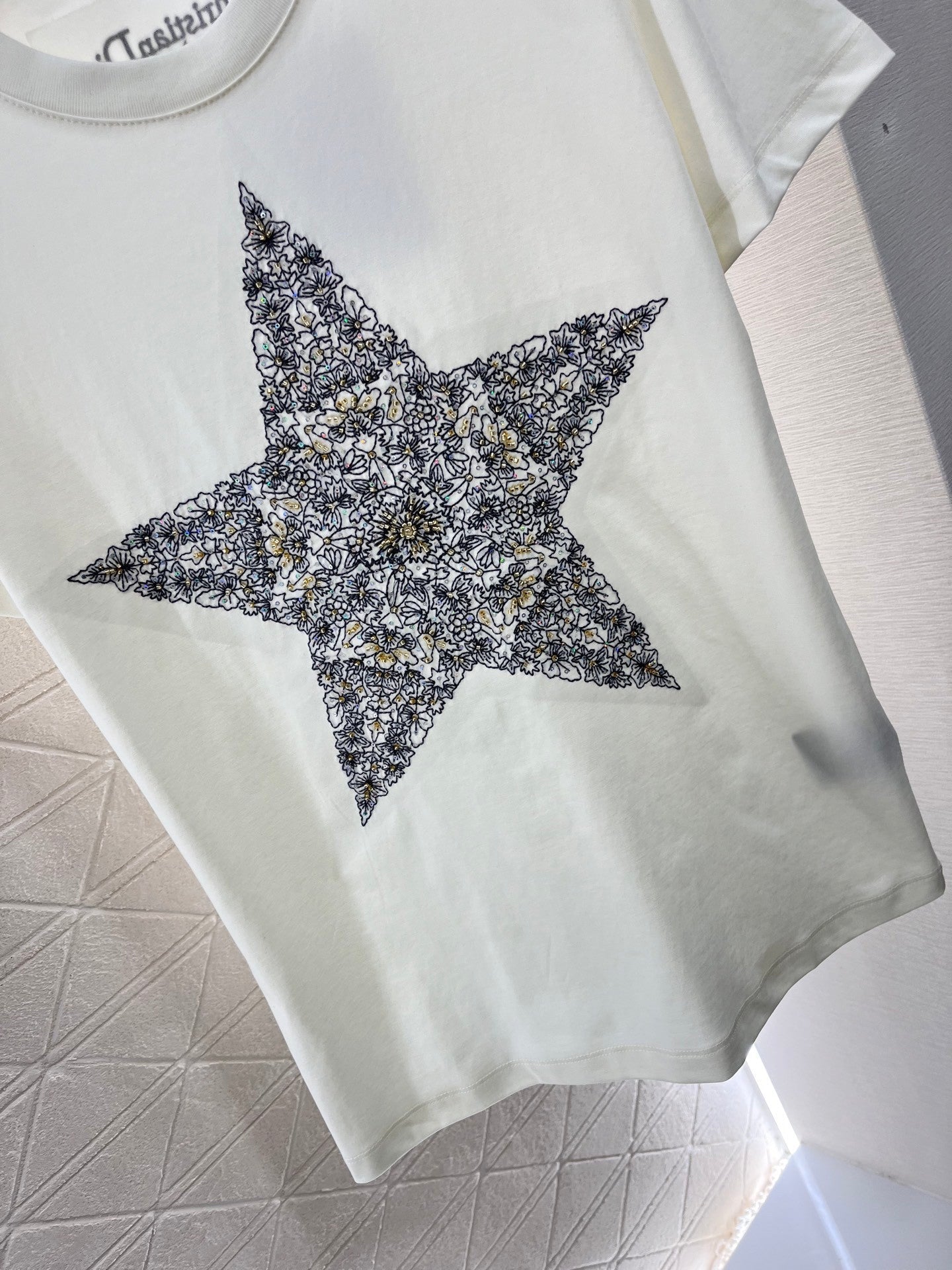 D*Five-pointed star ribbon embroidered short-sleeved T-shirt