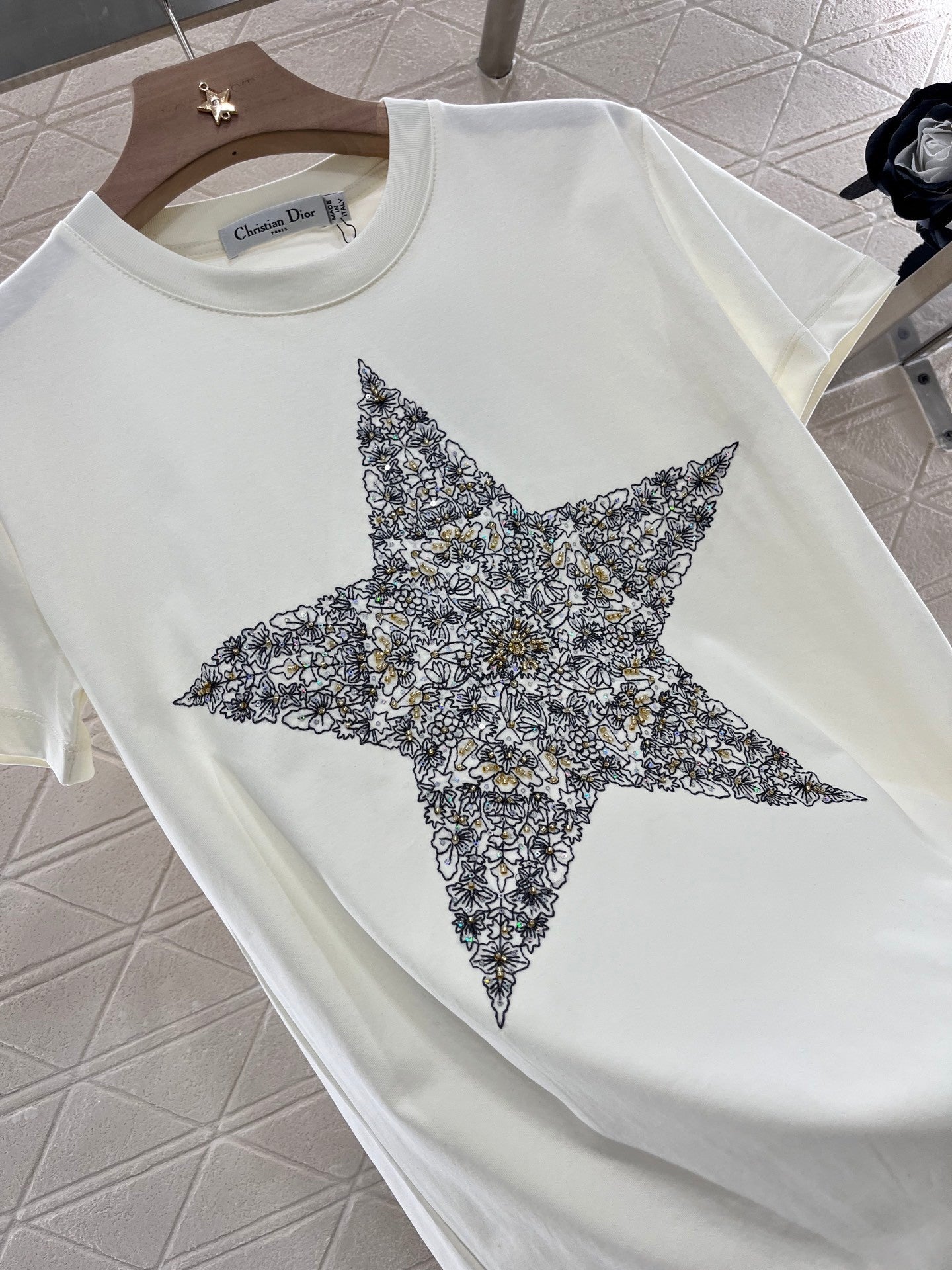 D*Five-pointed star ribbon embroidered short-sleeved T-shirt