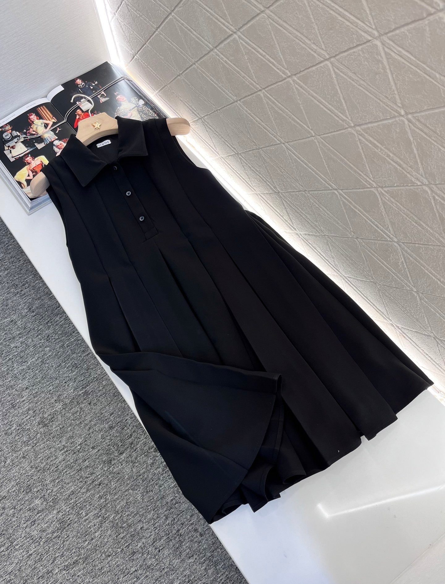 New Lapel Sleeveless Dress