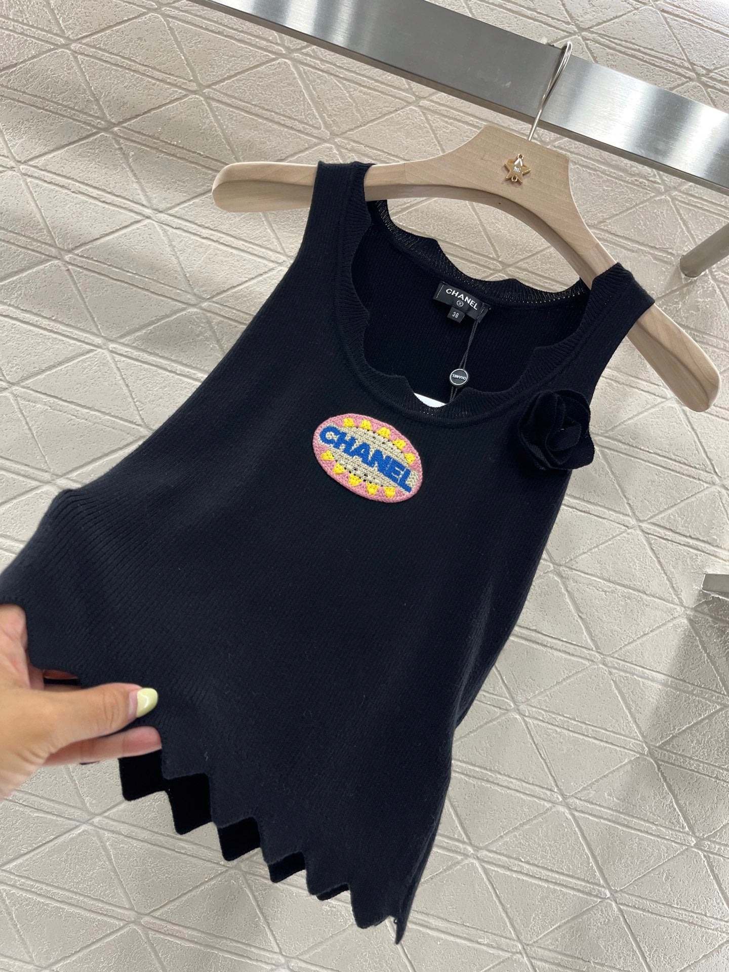 C* New Embroidered Knitted Vest