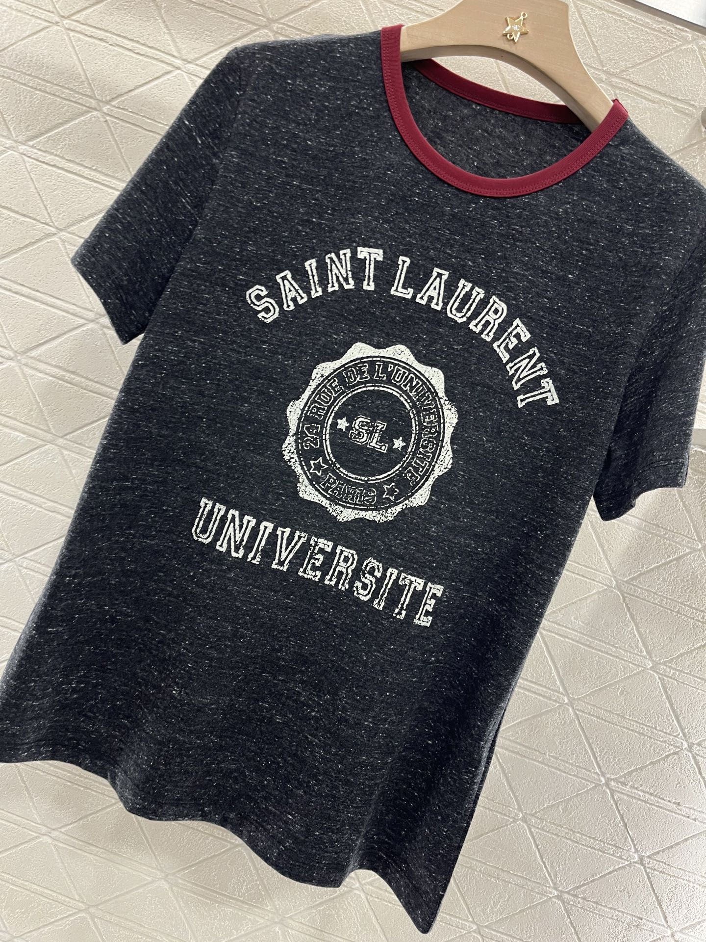 Round neck printed T-shirt, made of cotton