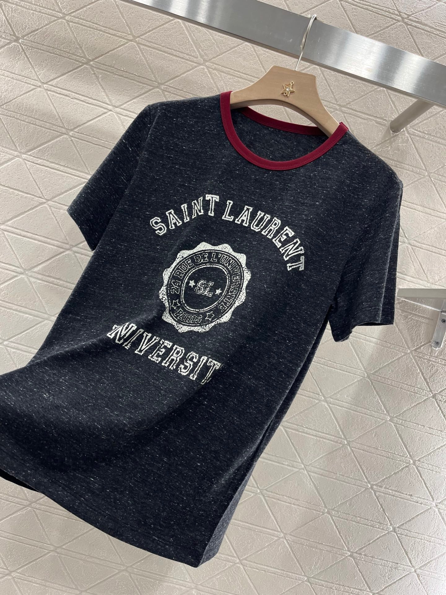 Round neck printed T-shirt, made of cotton