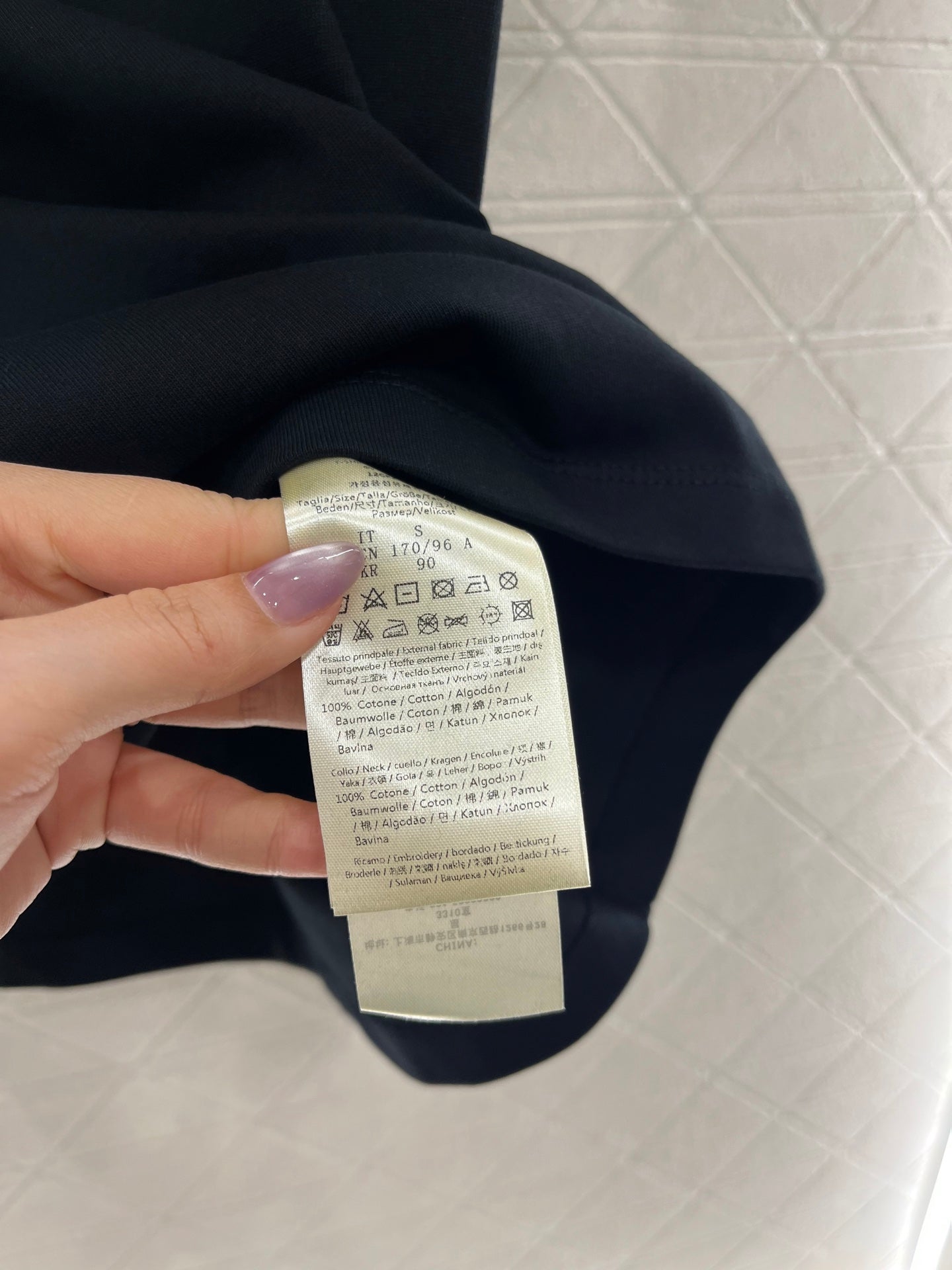 newest embroidered zipper pocket T-shirt