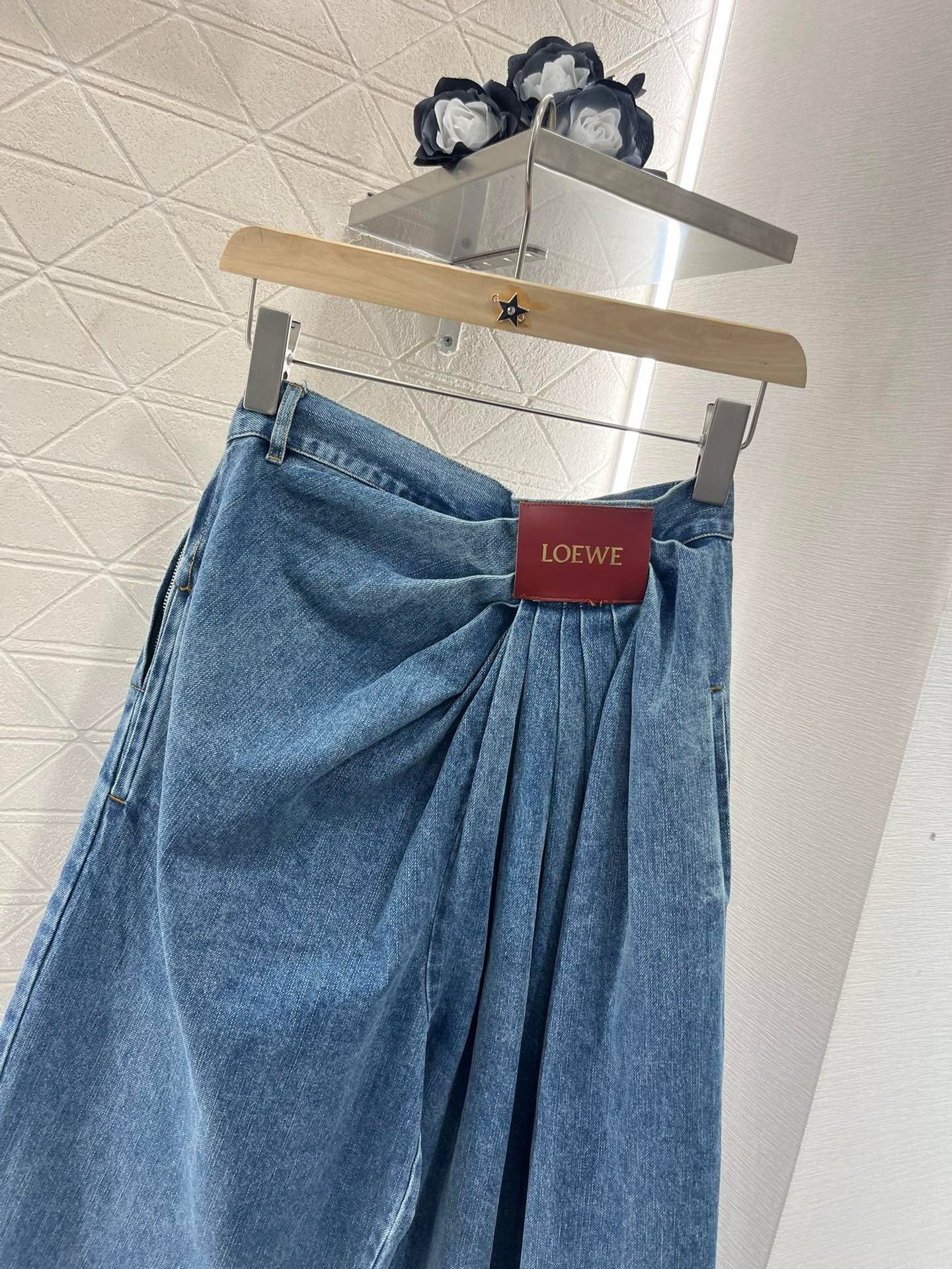 New Arrival Leather Label Stylish Denim Pants