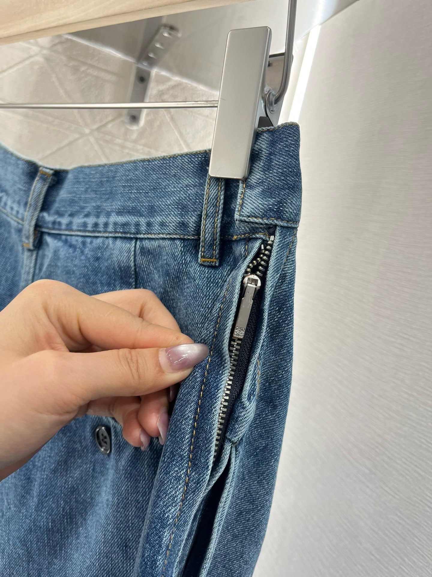 New Arrival Leather Label Stylish Denim Pants