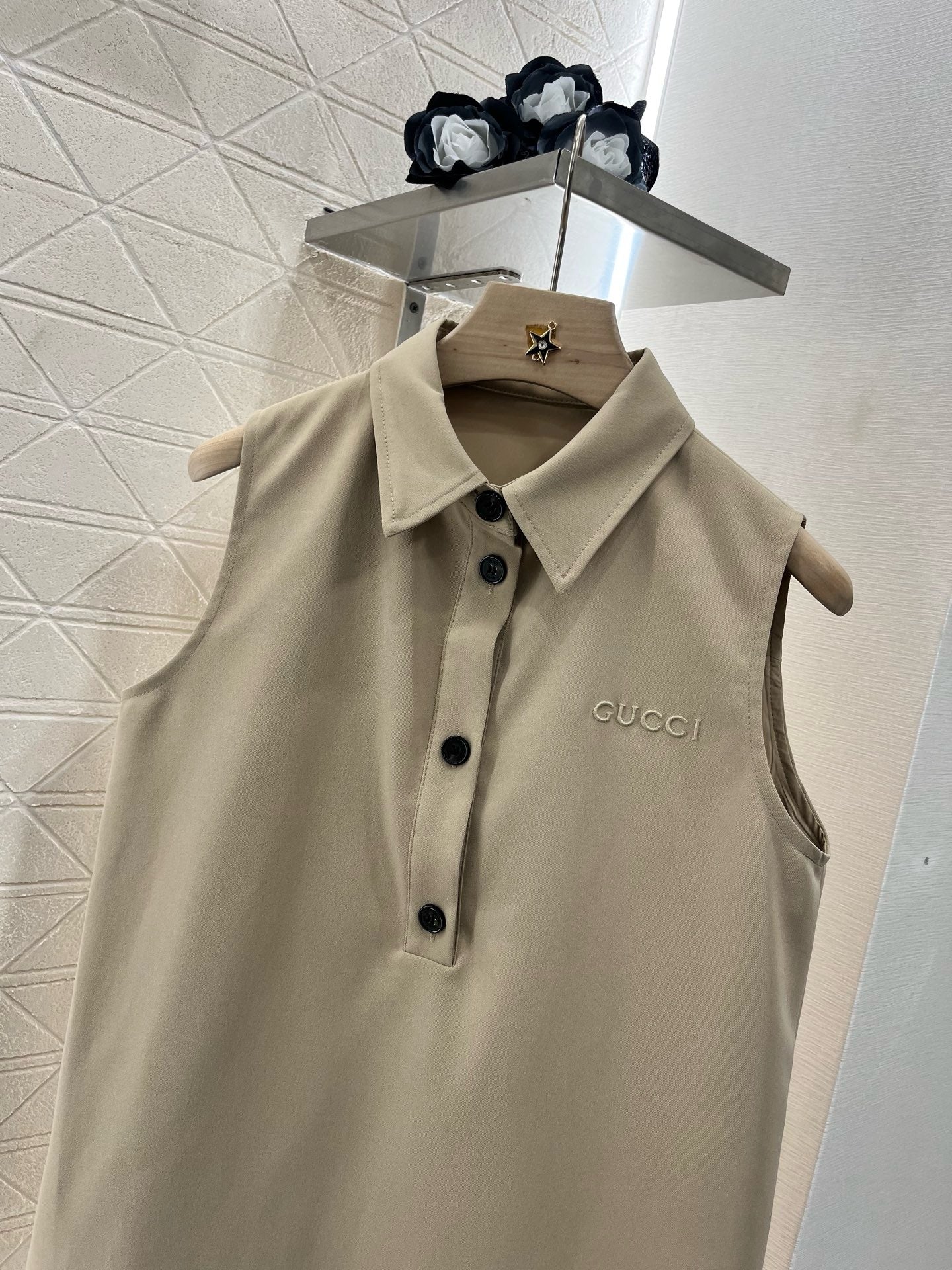 New arrival Lapel sleeveless dress Non-woven material
