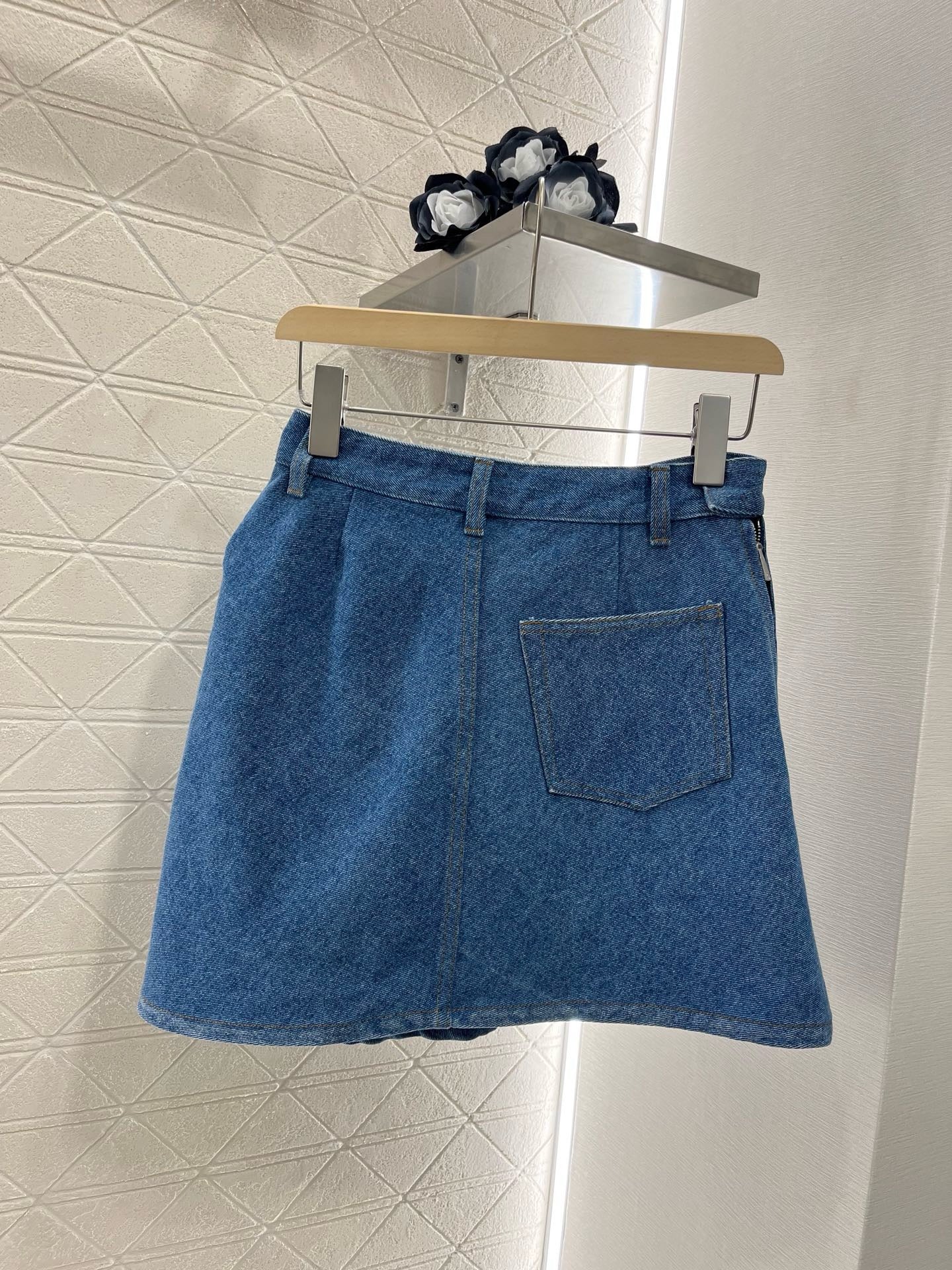 New Arrival 2025SS Leather Label Pleated Skirt