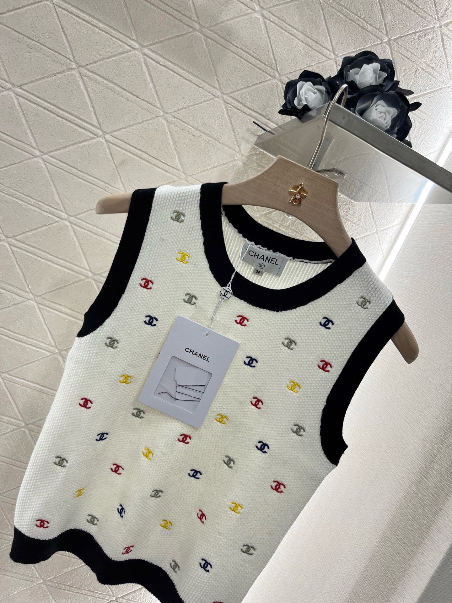 C* 2025SS New Embroidered Knitted Vest Wool Material