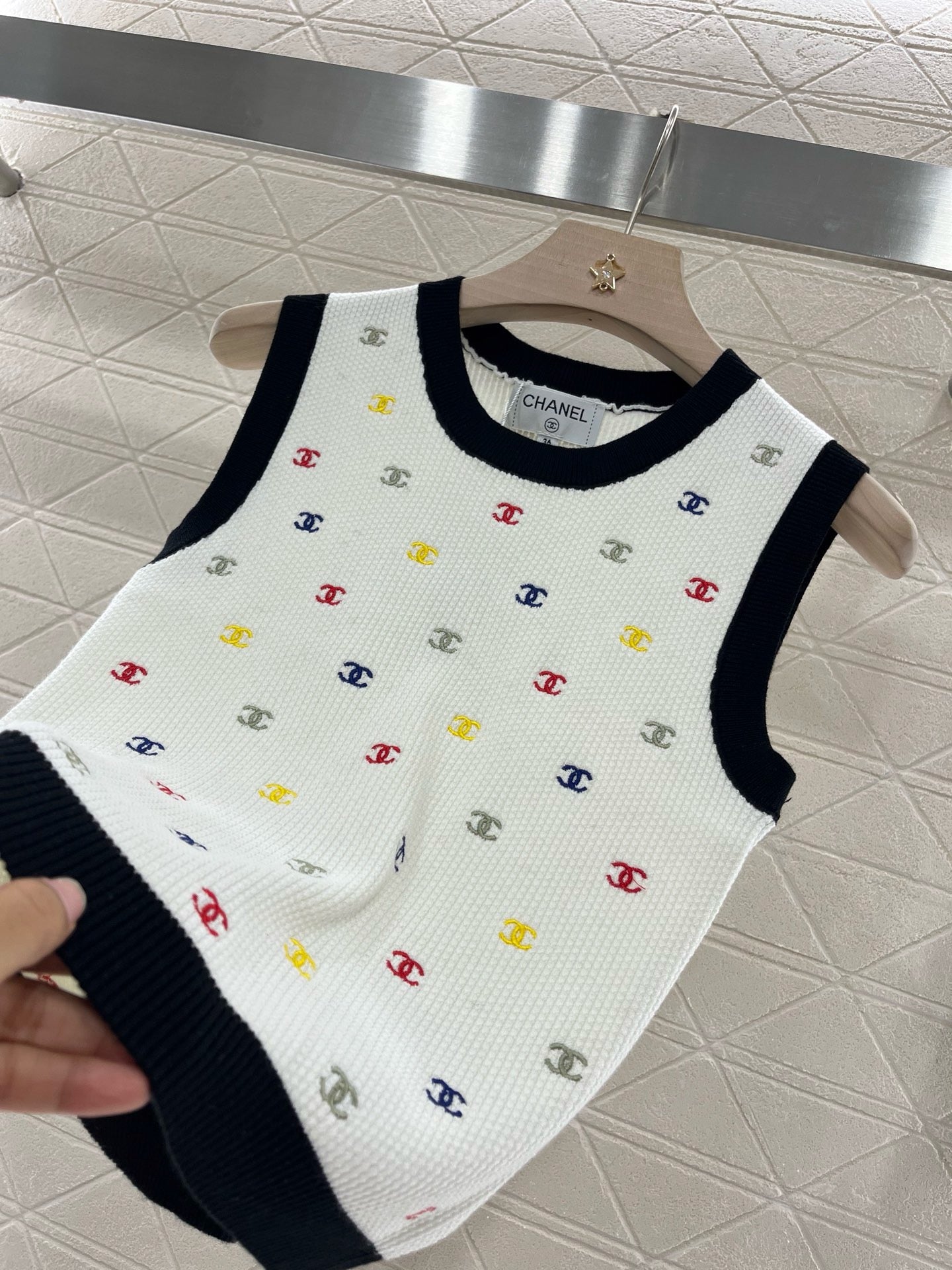 C* 2025SS New Embroidered Knitted Vest Wool Material