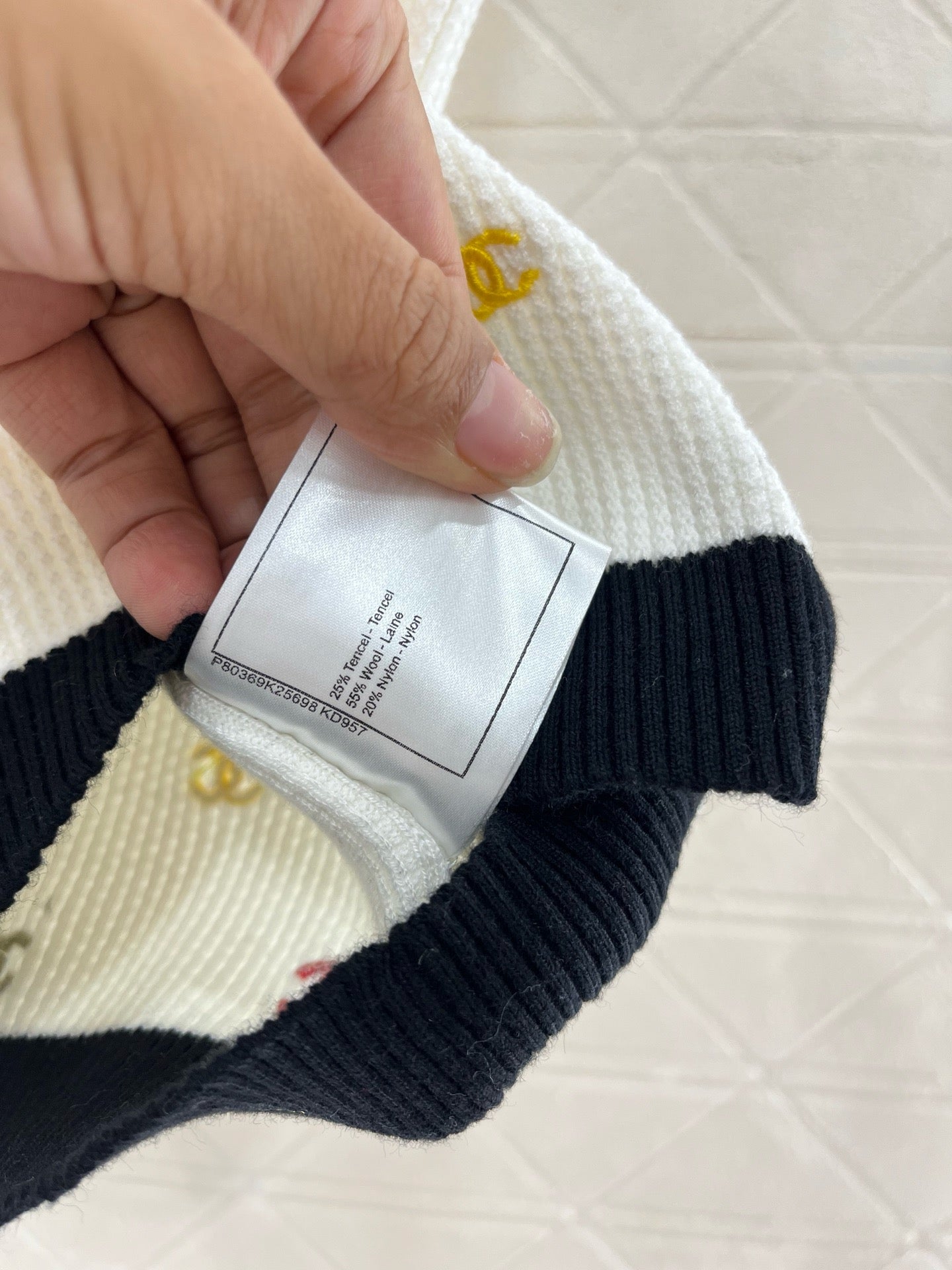 C* 2025SS New Embroidered Knitted Vest Wool Material