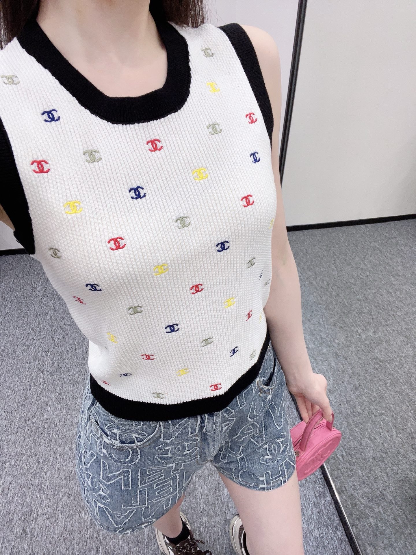 C* 2025SS New Embroidered Knitted Vest Wool Material