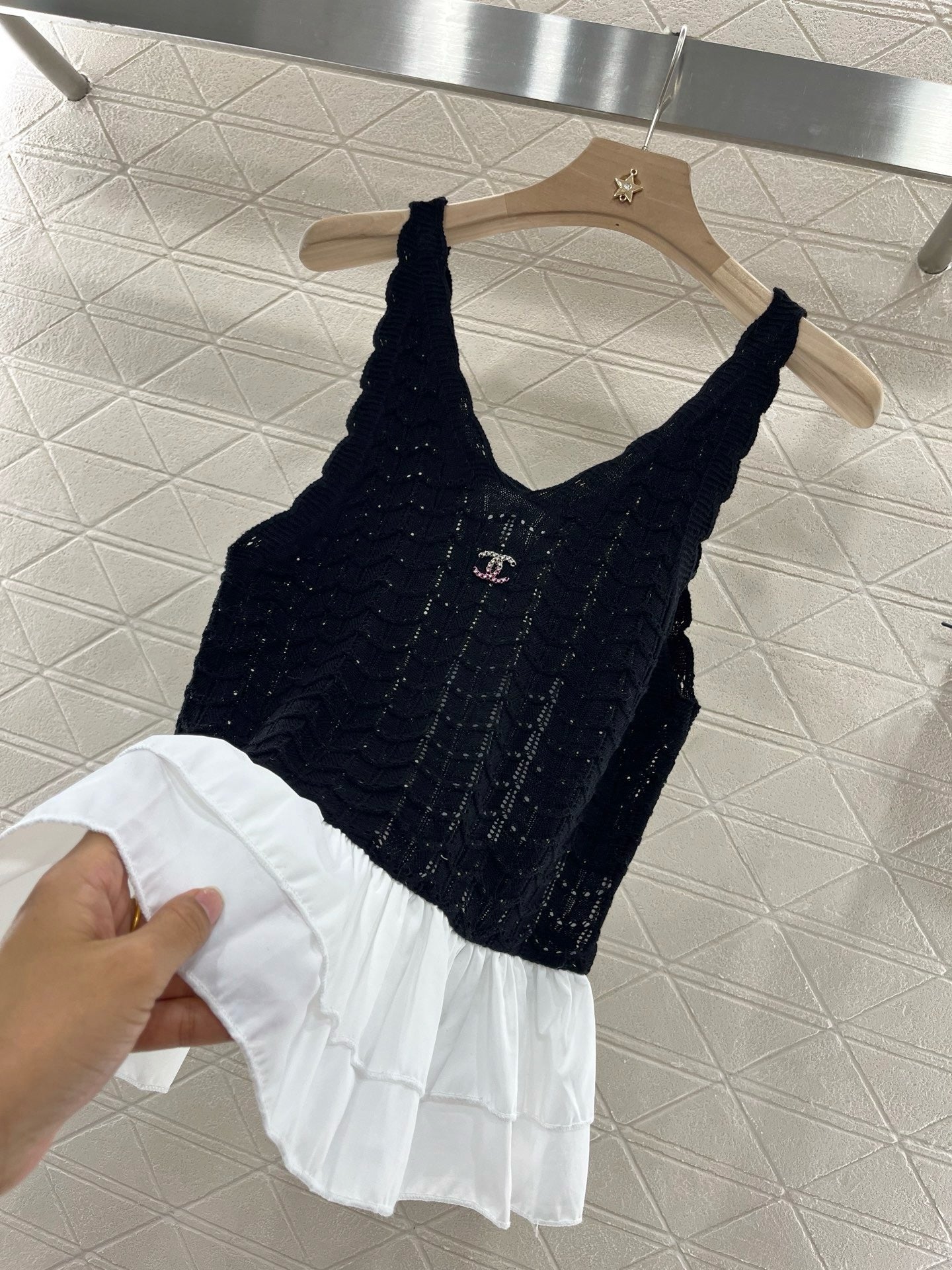 Chane*2025SS new lace knitted vest wool yarn material
