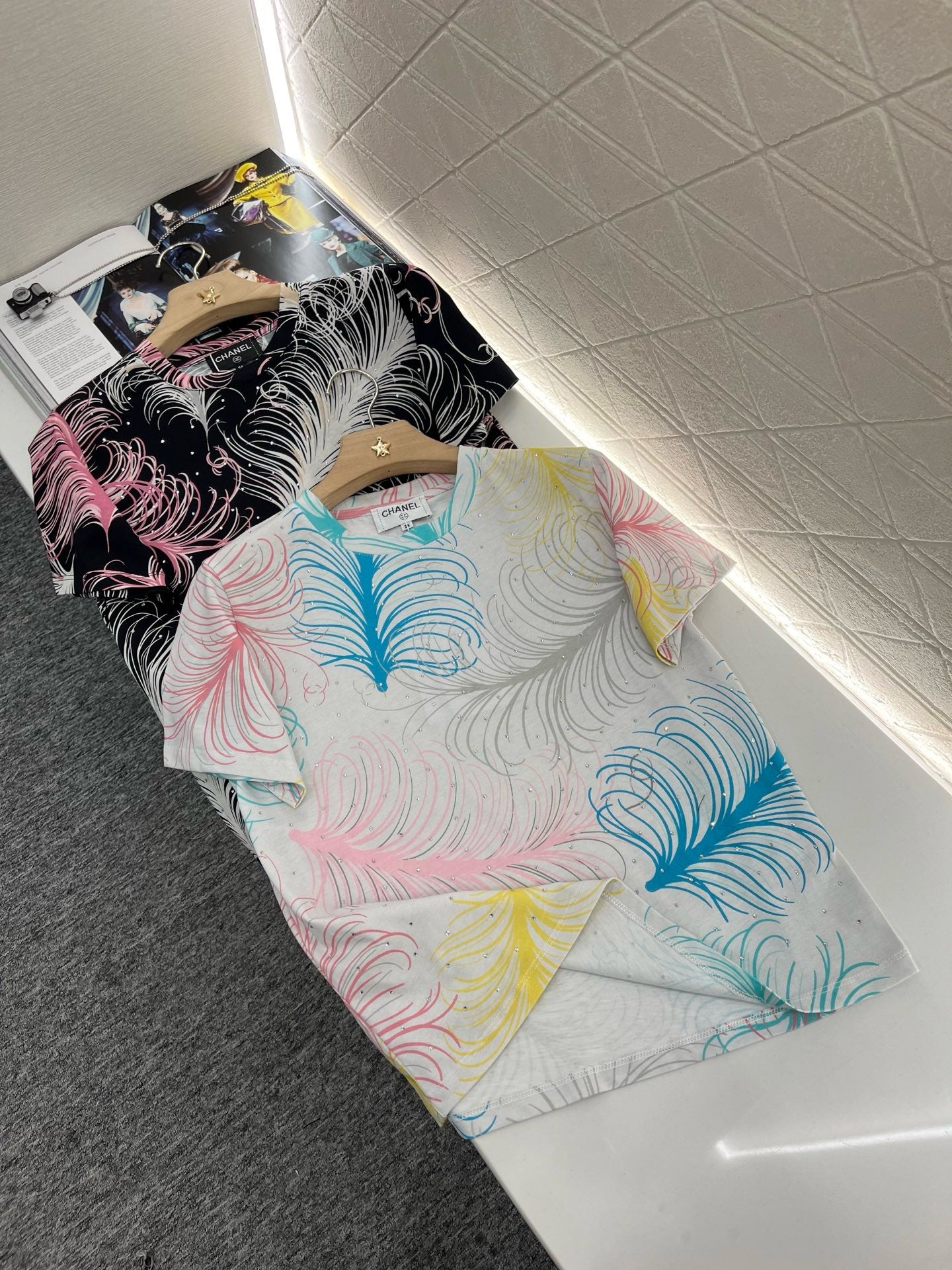 C* 2025SS New Feather Hot Diamond Printing