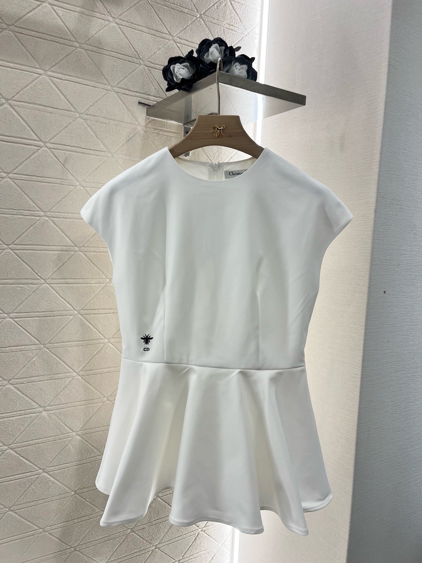D* new product ruffle sleeveless dress