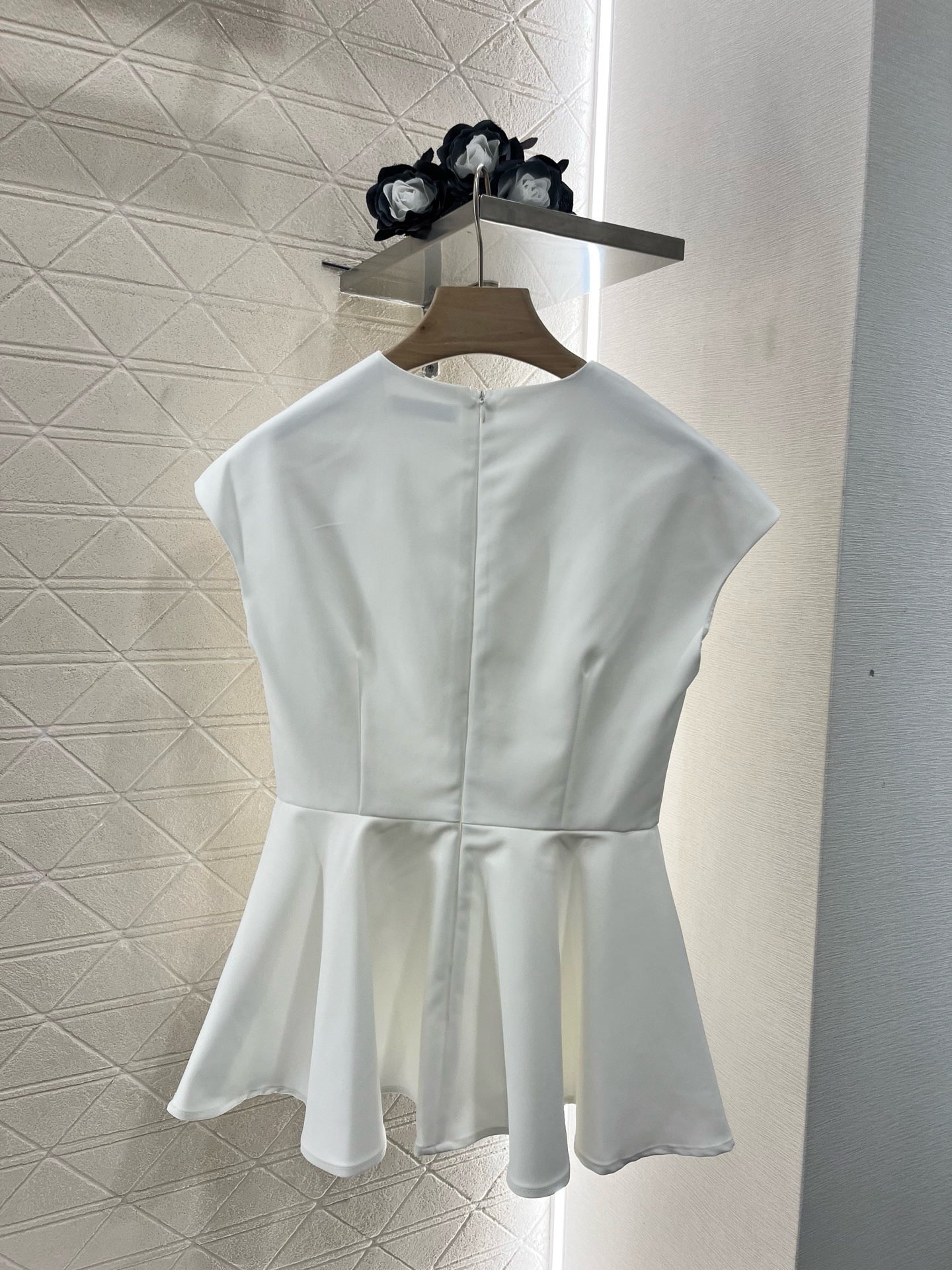 D* new product ruffle sleeveless dress