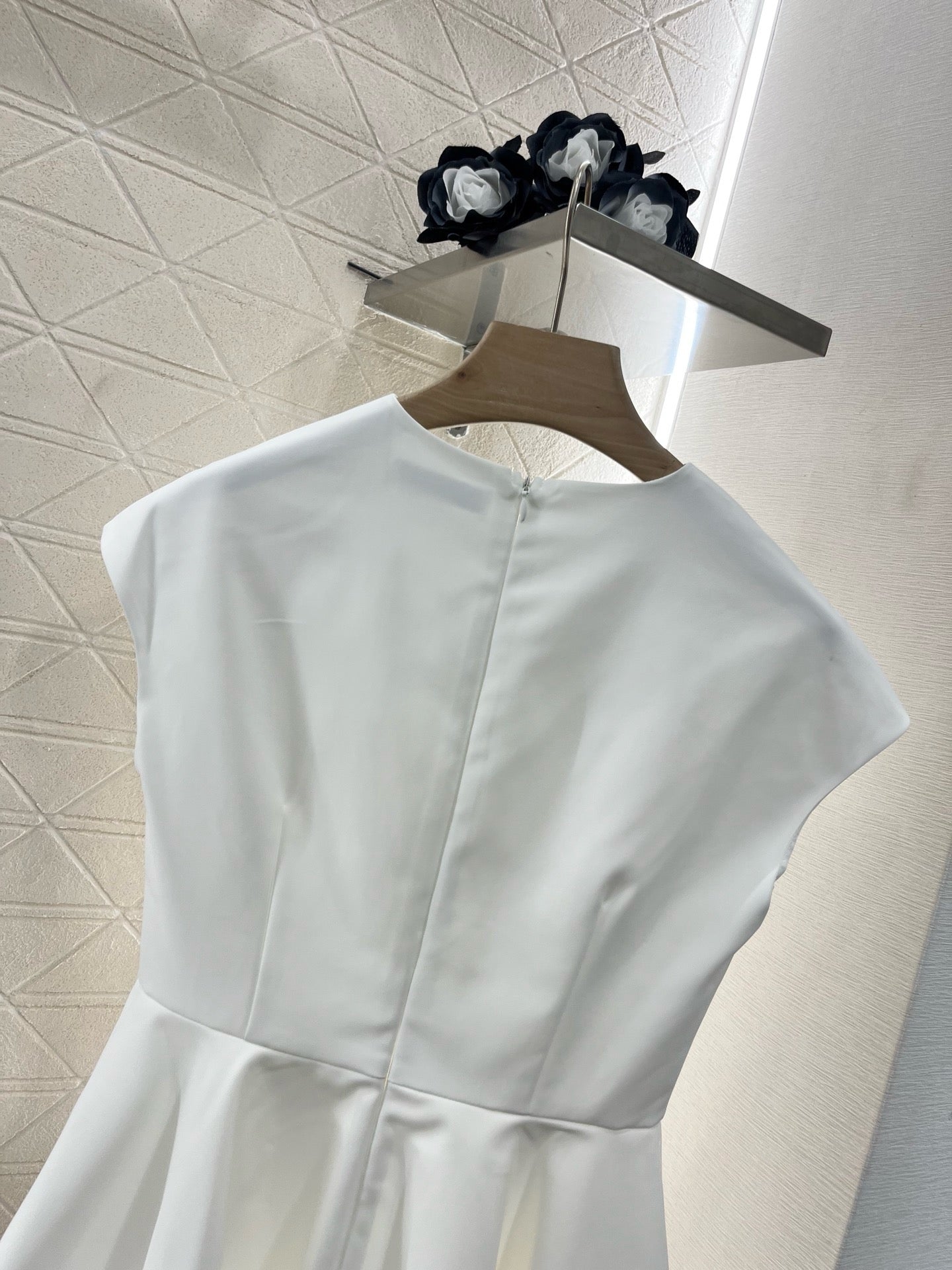 D* new product ruffle sleeveless dress