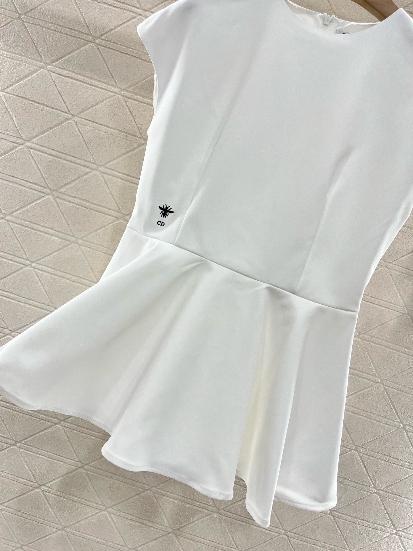 D* new product ruffle sleeveless dress