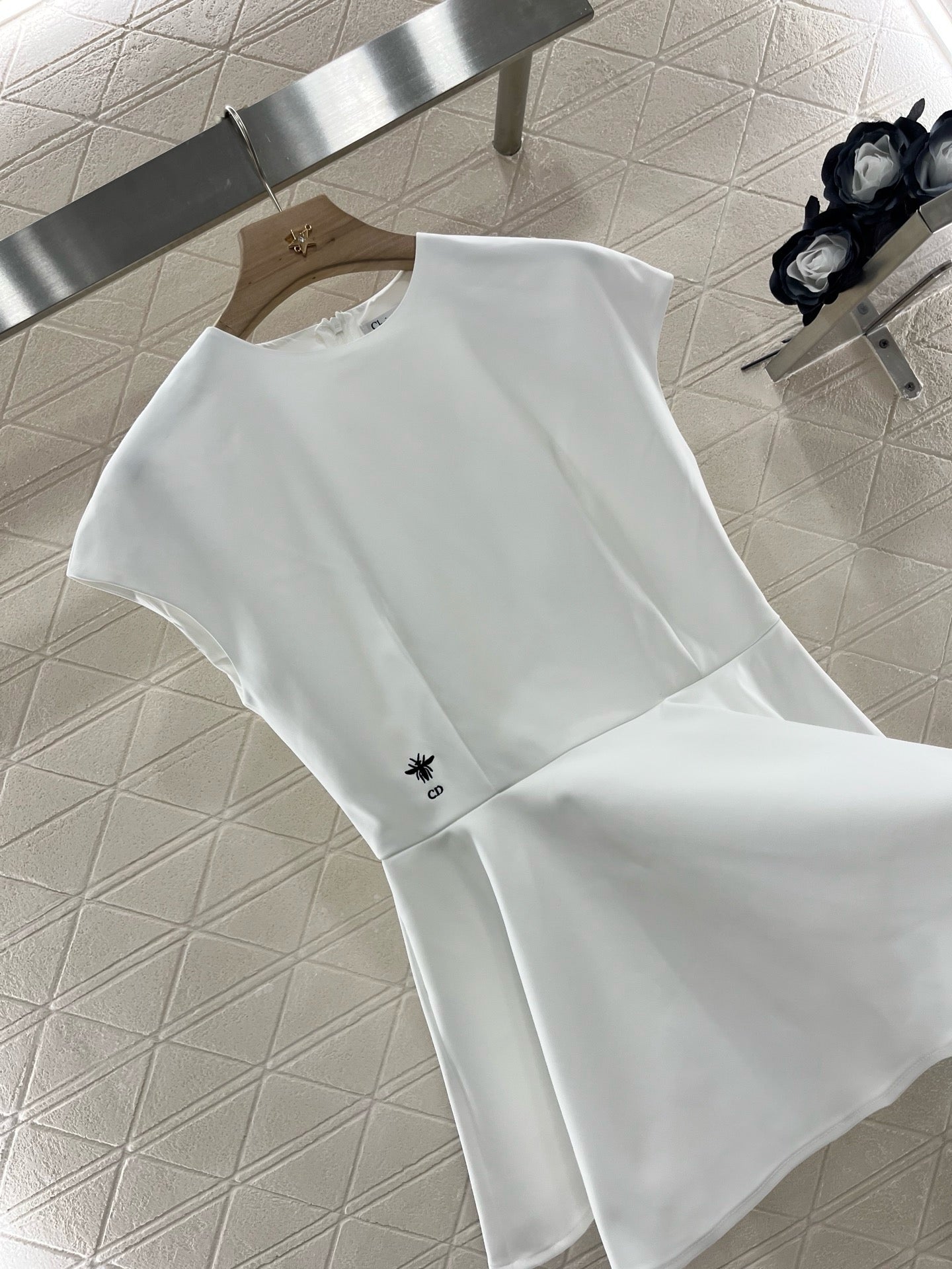 D* new product ruffle sleeveless dress