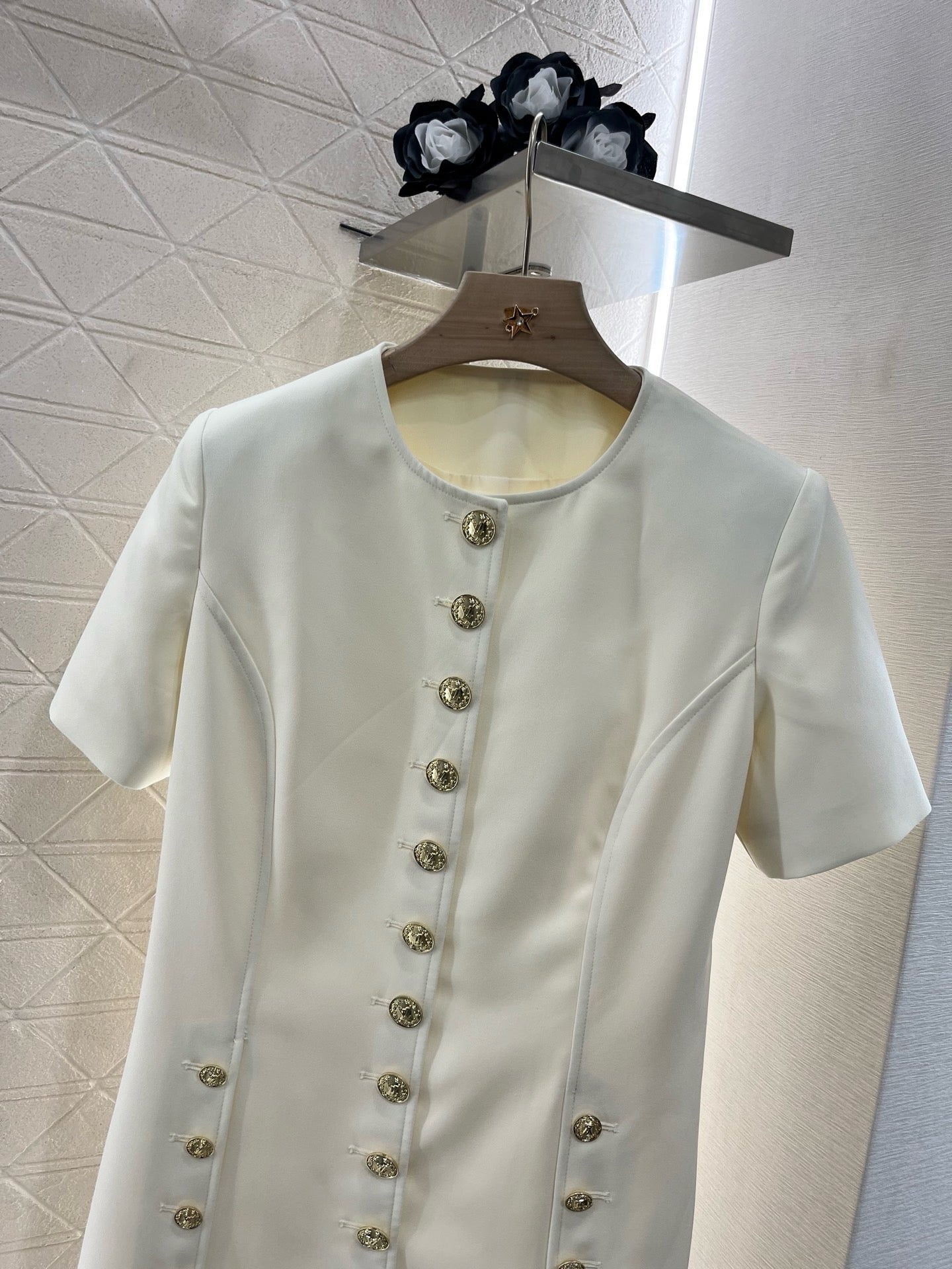 L* New Arrival Gold Button Short Sleeve Dress