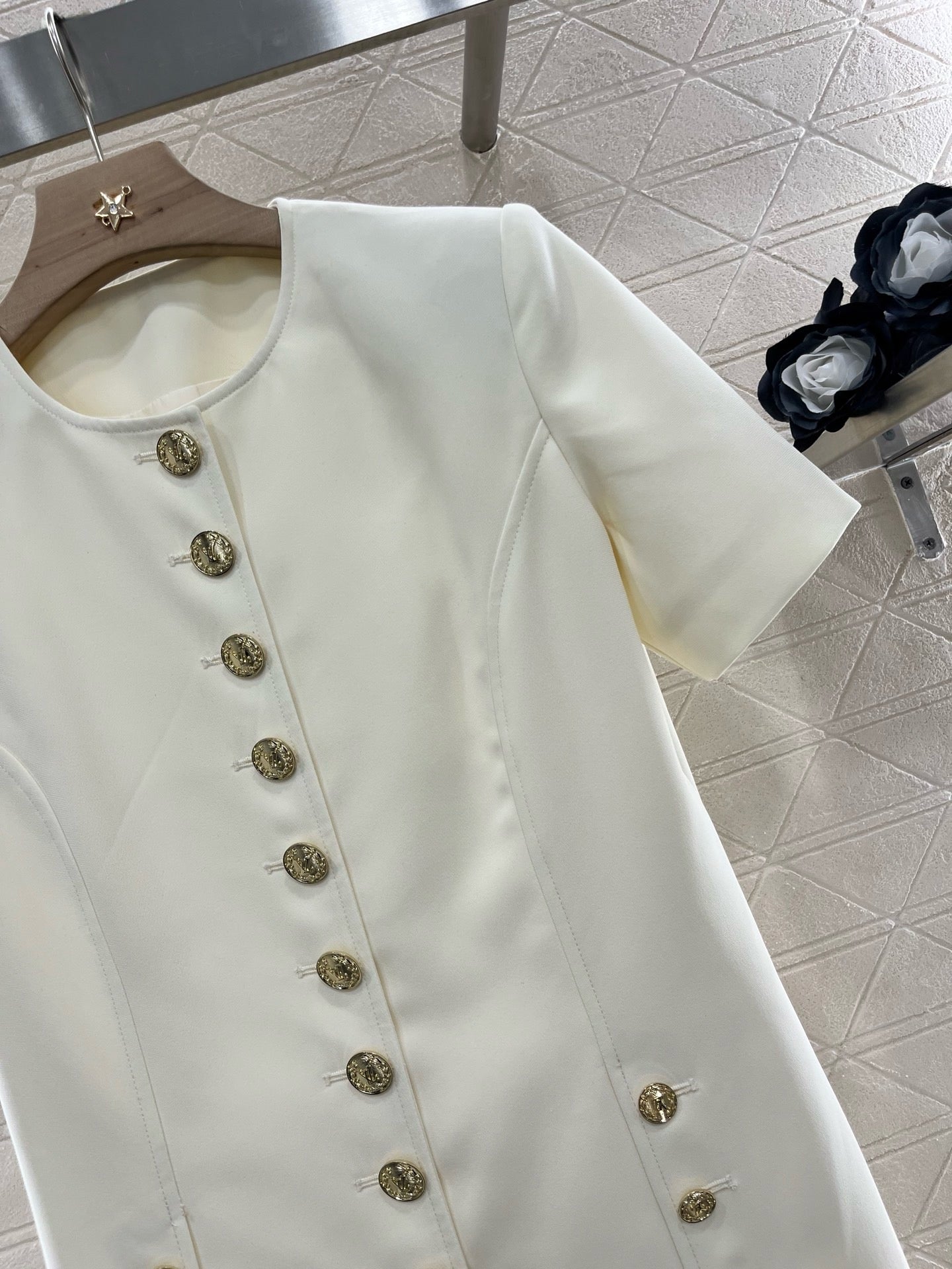 L* New Arrival Gold Button Short Sleeve Dress
