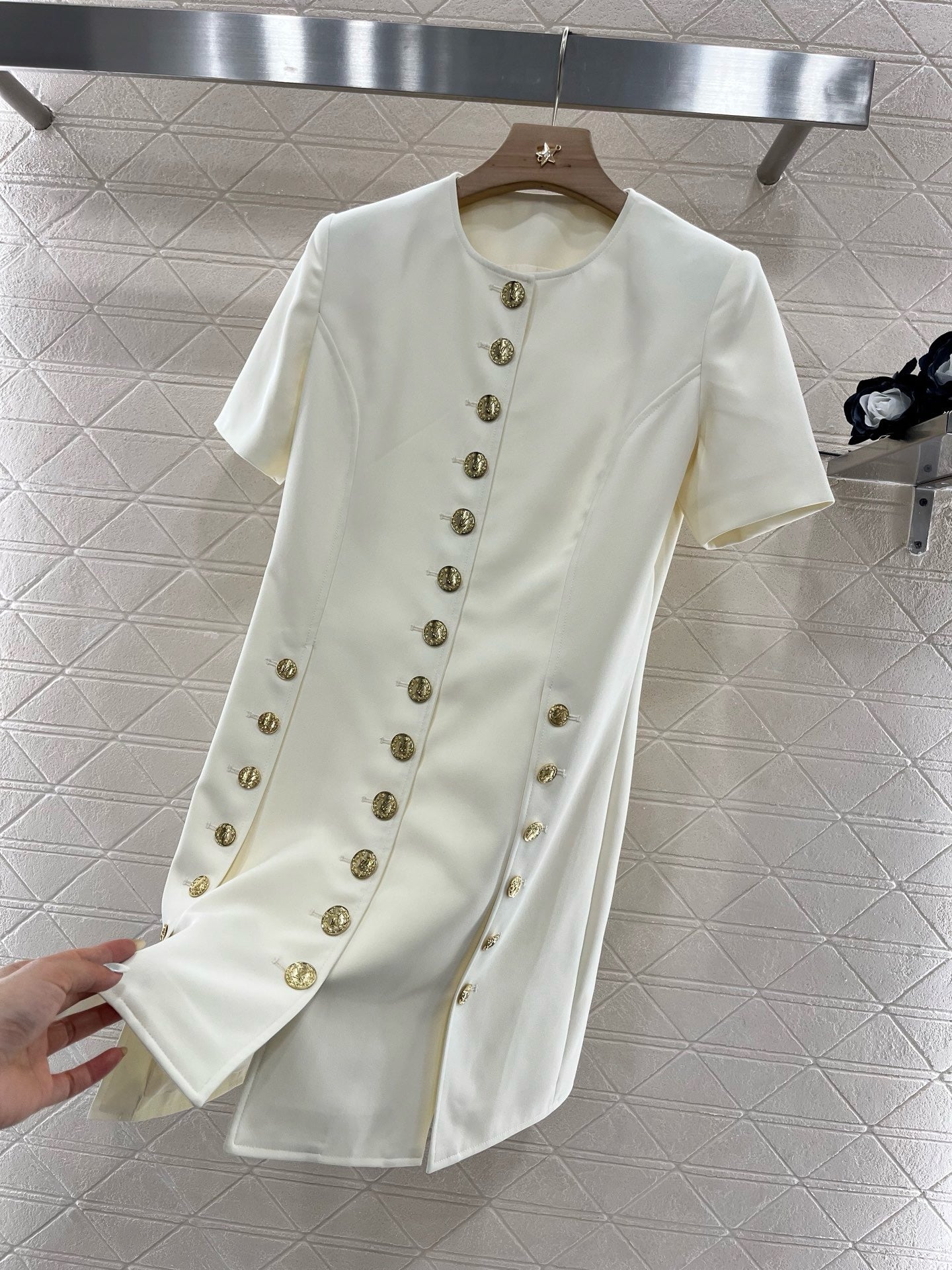 L* New Arrival Gold Button Short Sleeve Dress