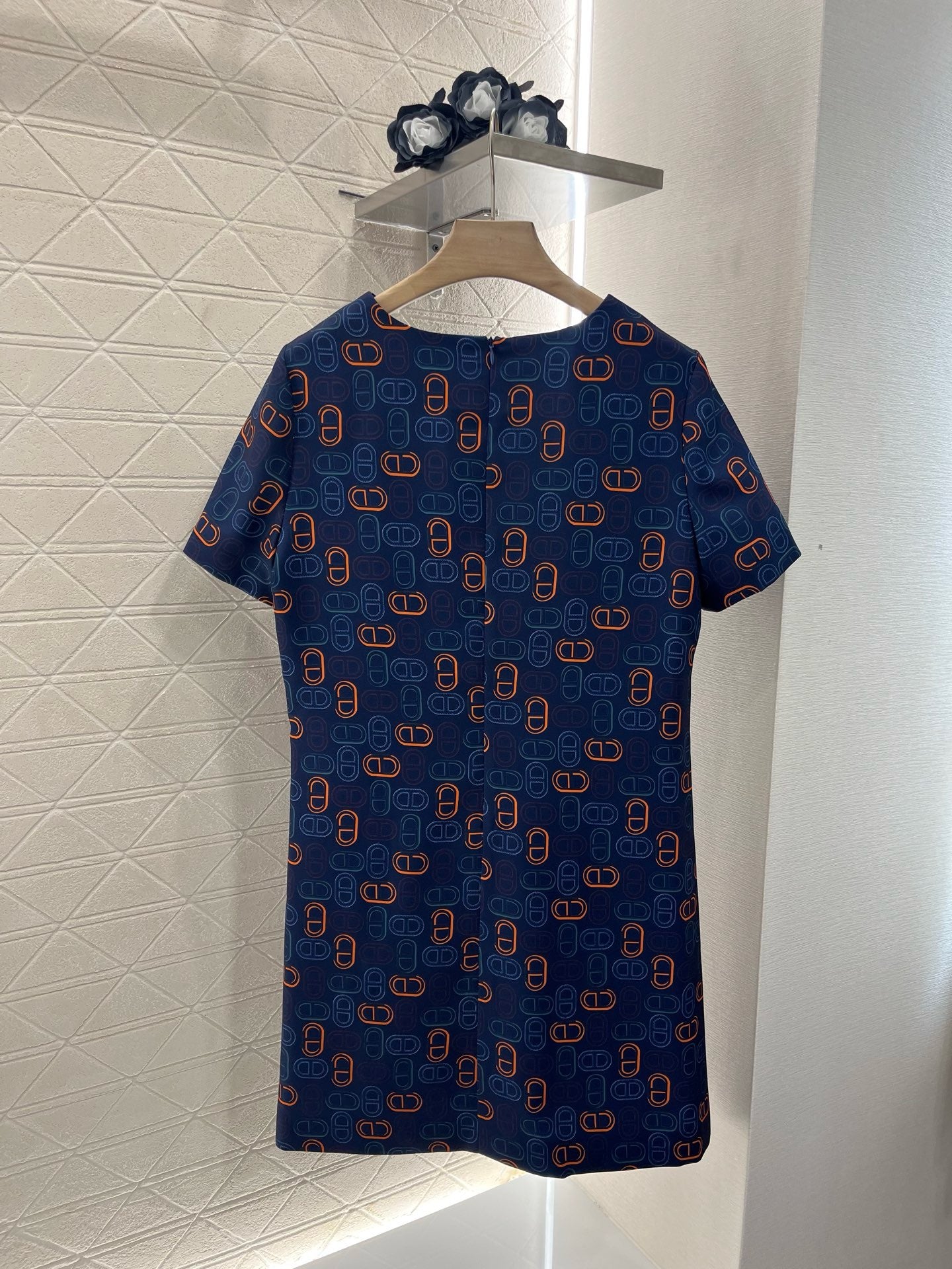 new round neck short sleeve dress