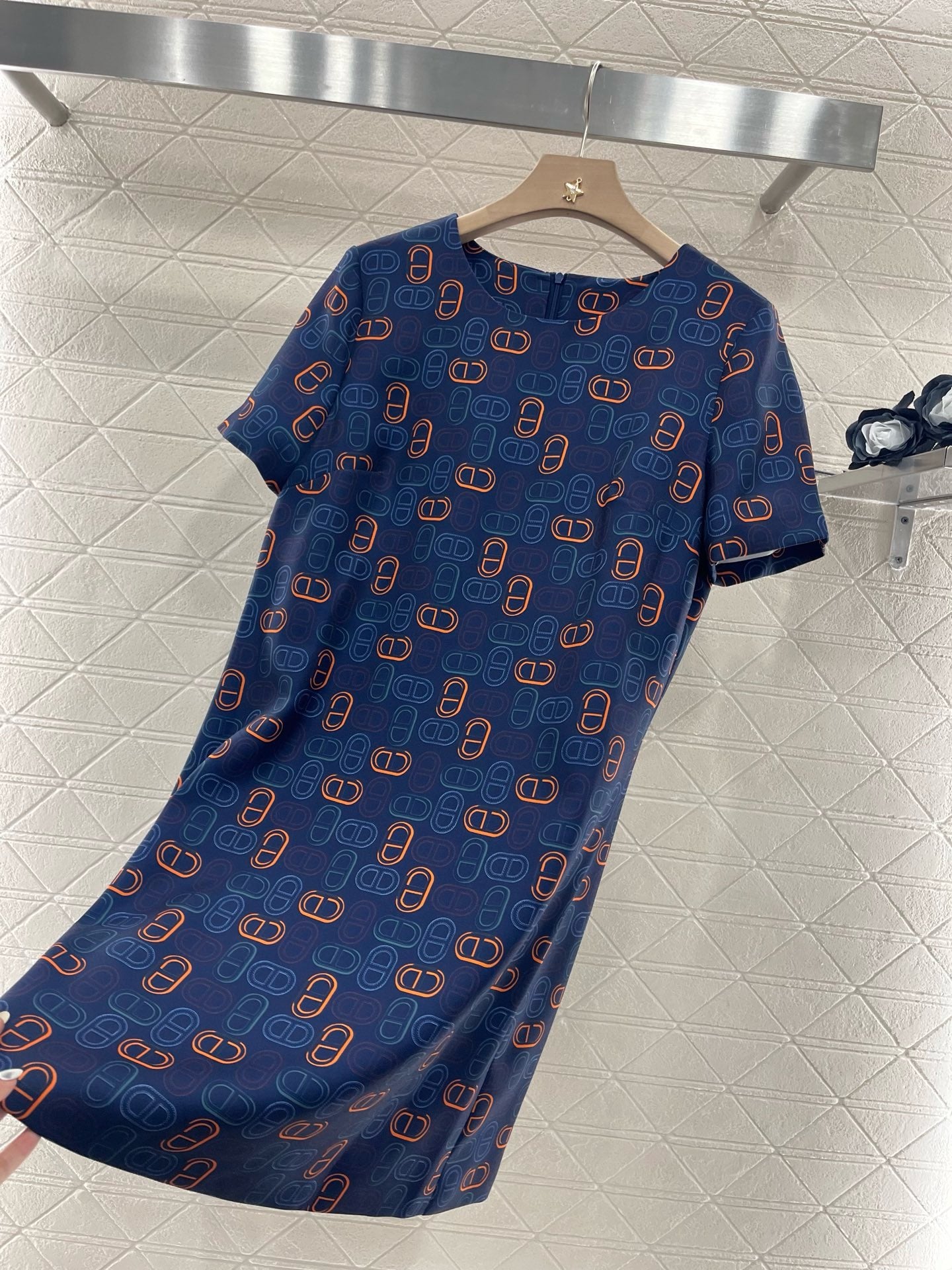 new round neck short sleeve dress