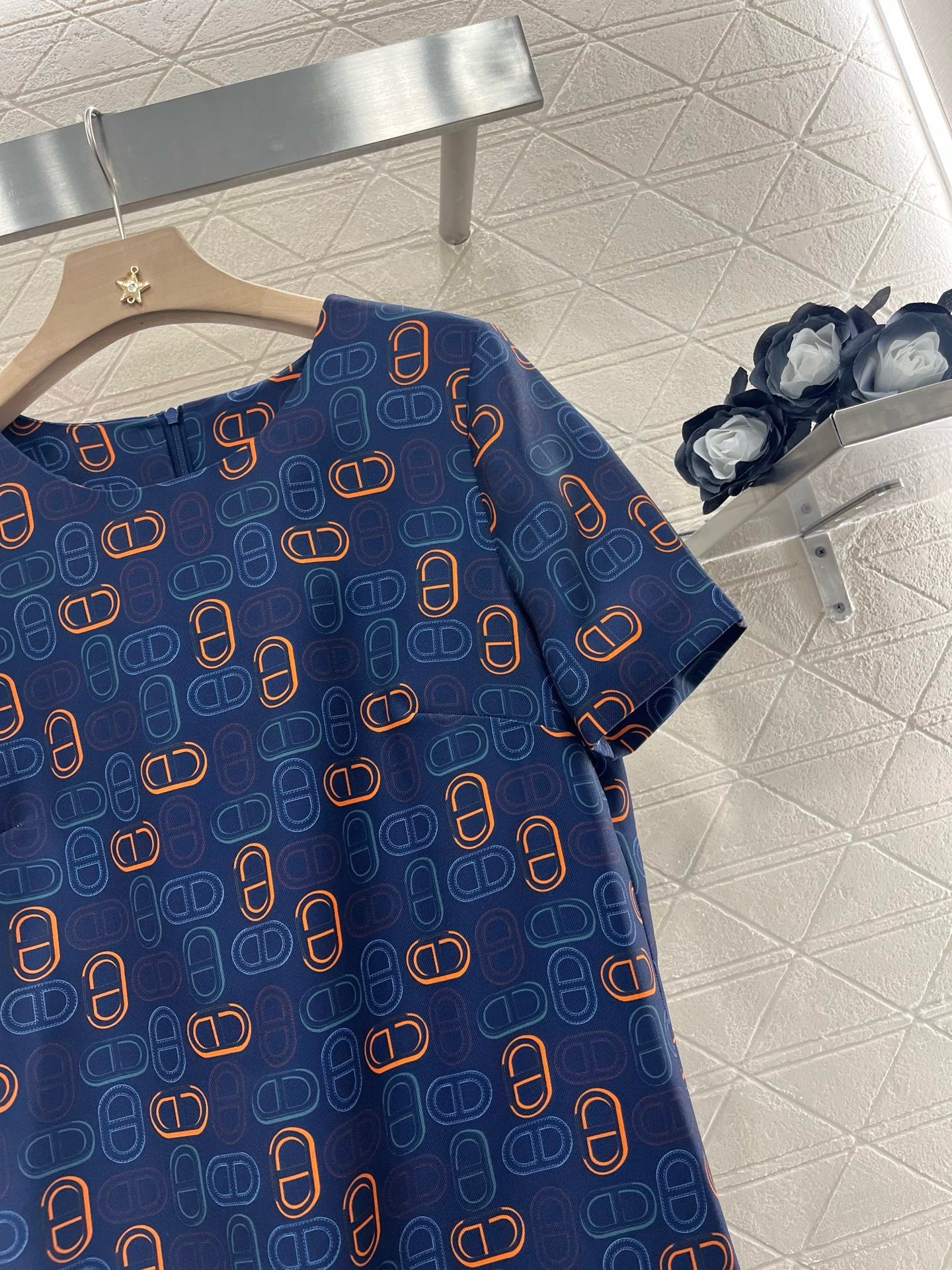 new round neck short sleeve dress
