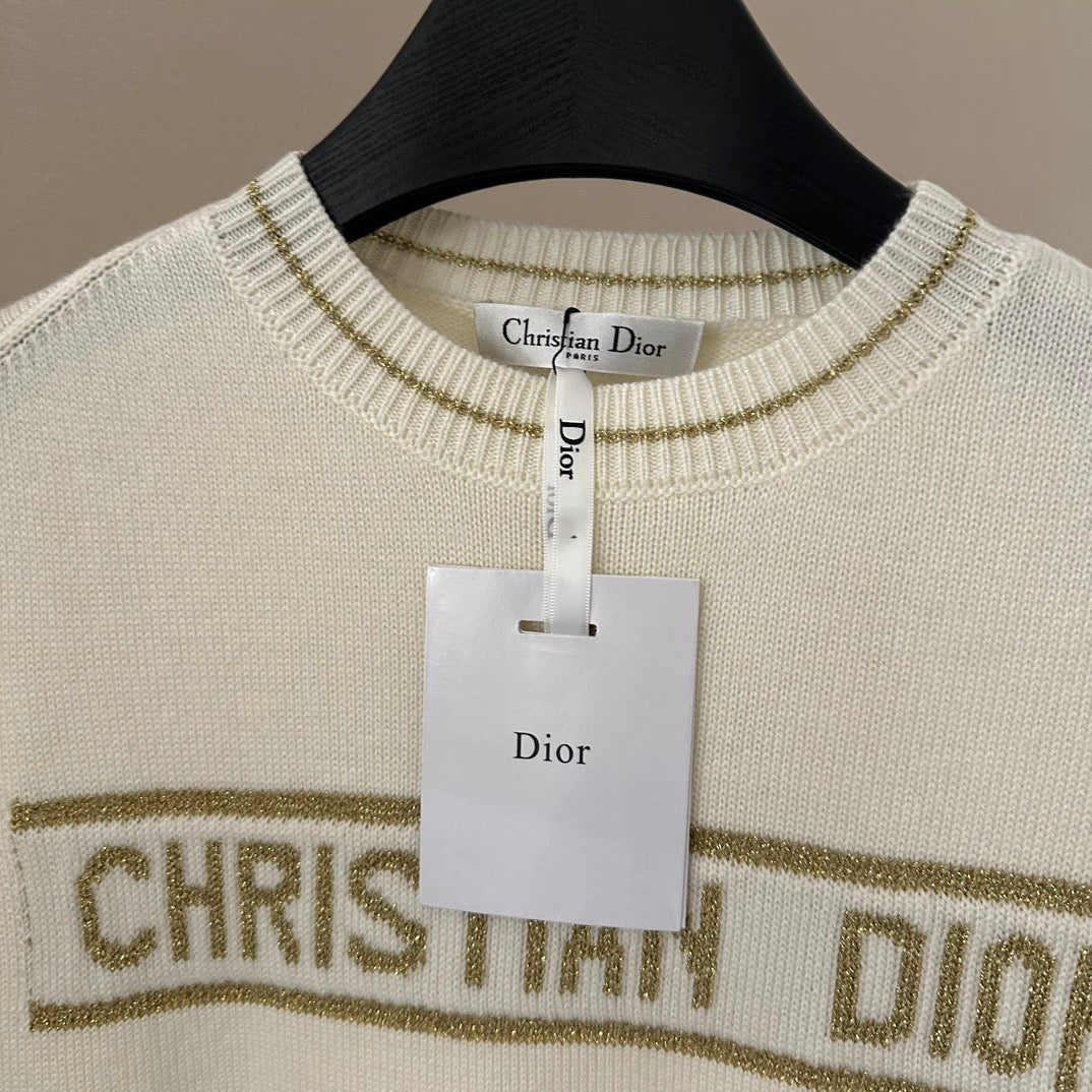 D* New Round Neck Sweater Short Sleeve
