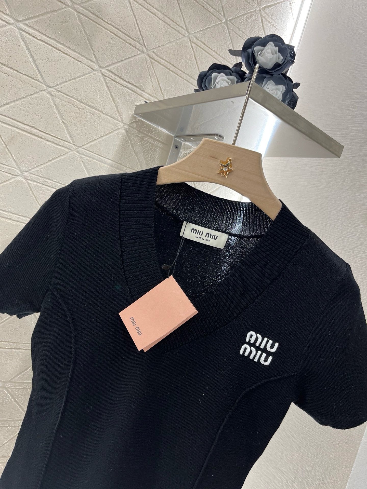 MI*MI*2025SS New V-neck Slim Fit Knit Short Sleeve