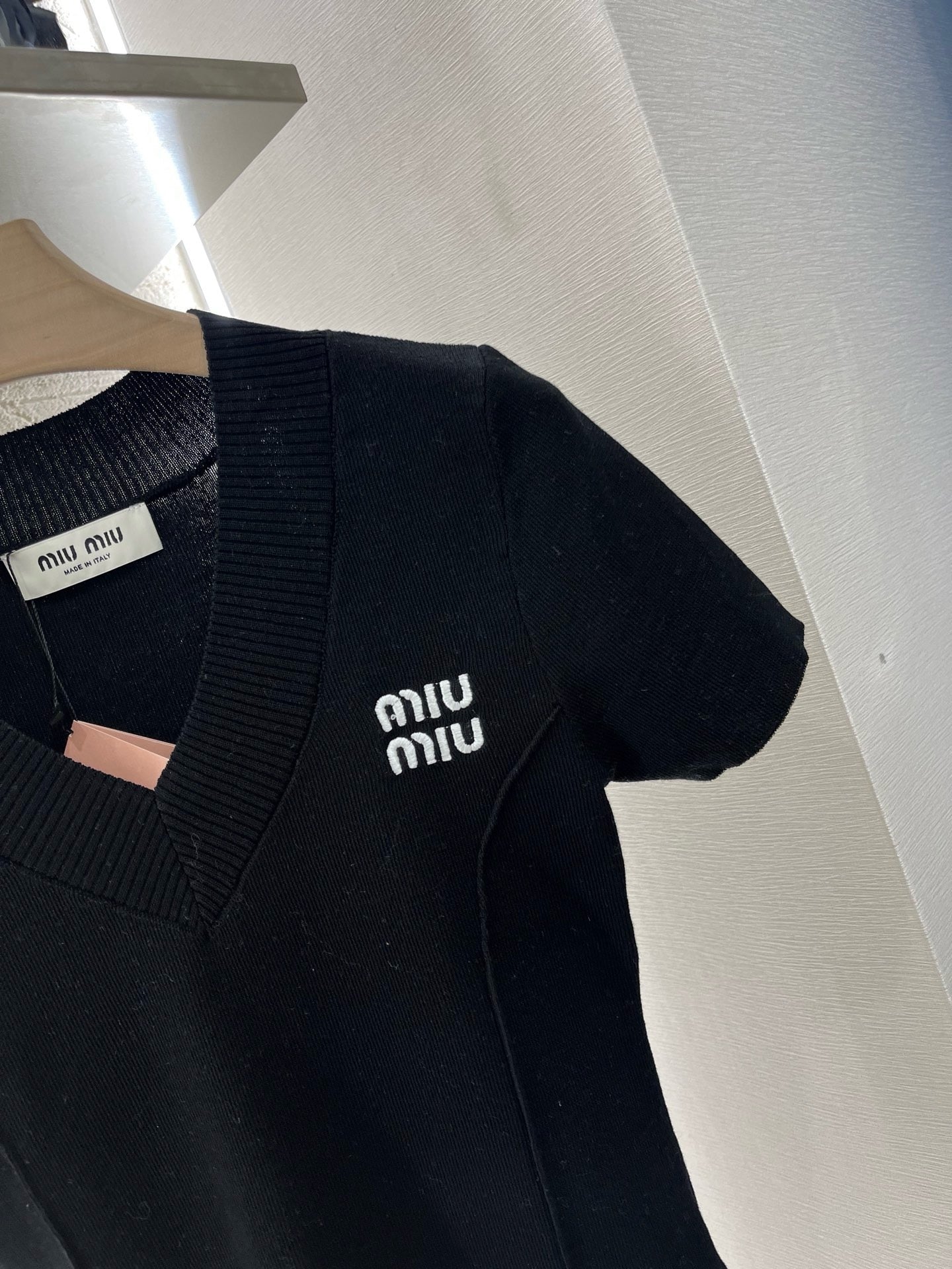 MI*MI*2025SS New V-neck Slim Fit Knit Short Sleeve
