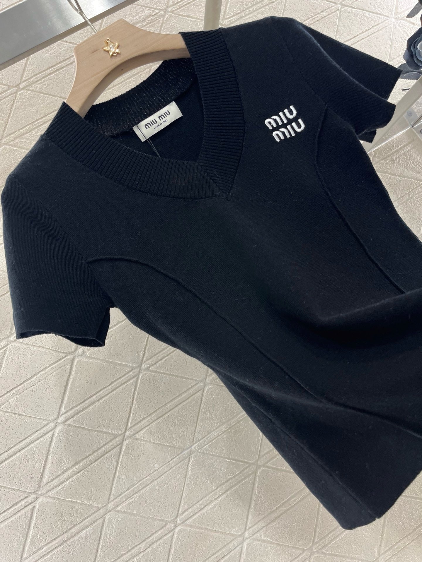 MI*MI*2025SS New V-neck Slim Fit Knit Short Sleeve
