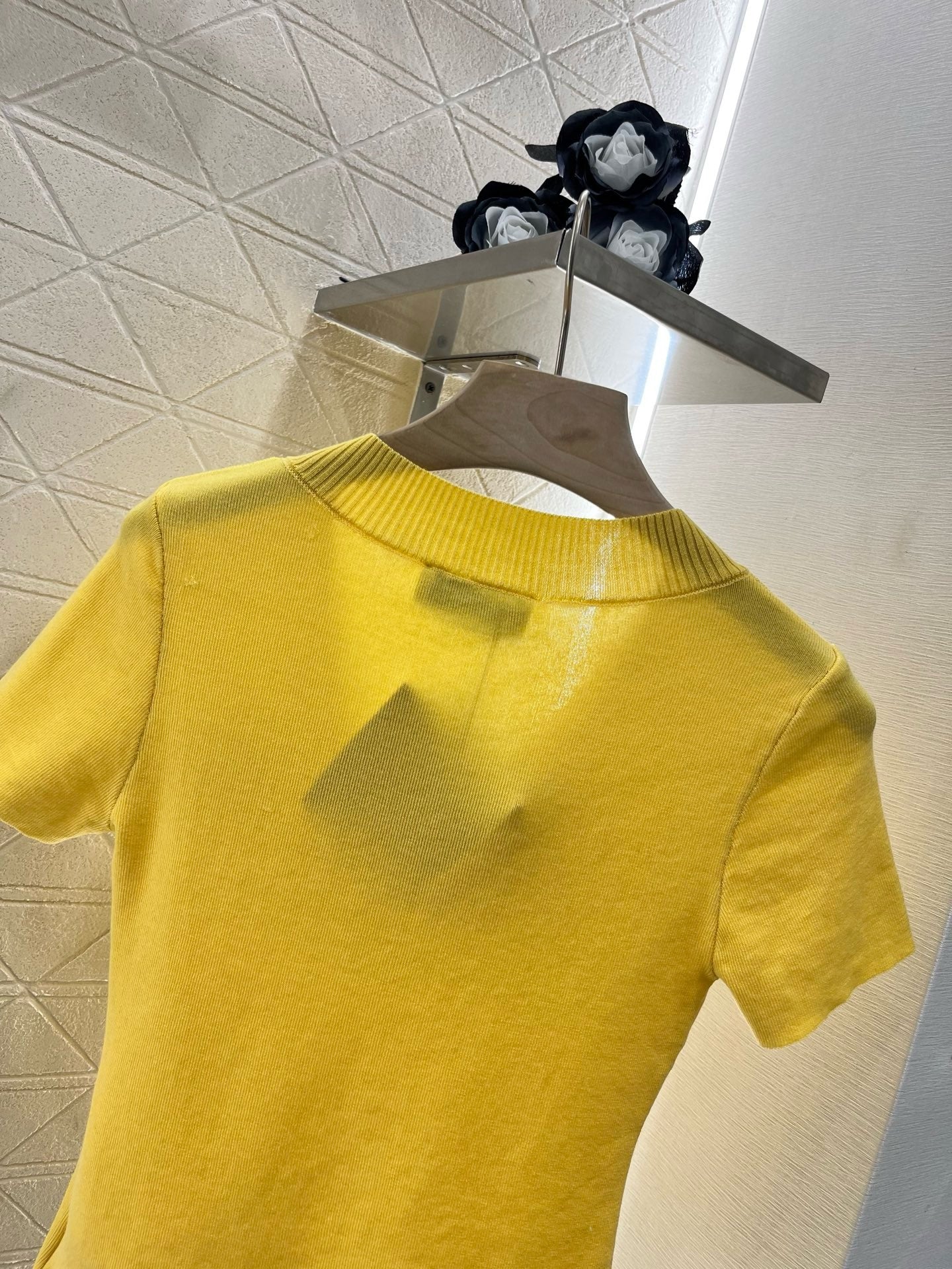 MI*MI*2025SS New V-neck Slim Fit Knit Short Sleeve