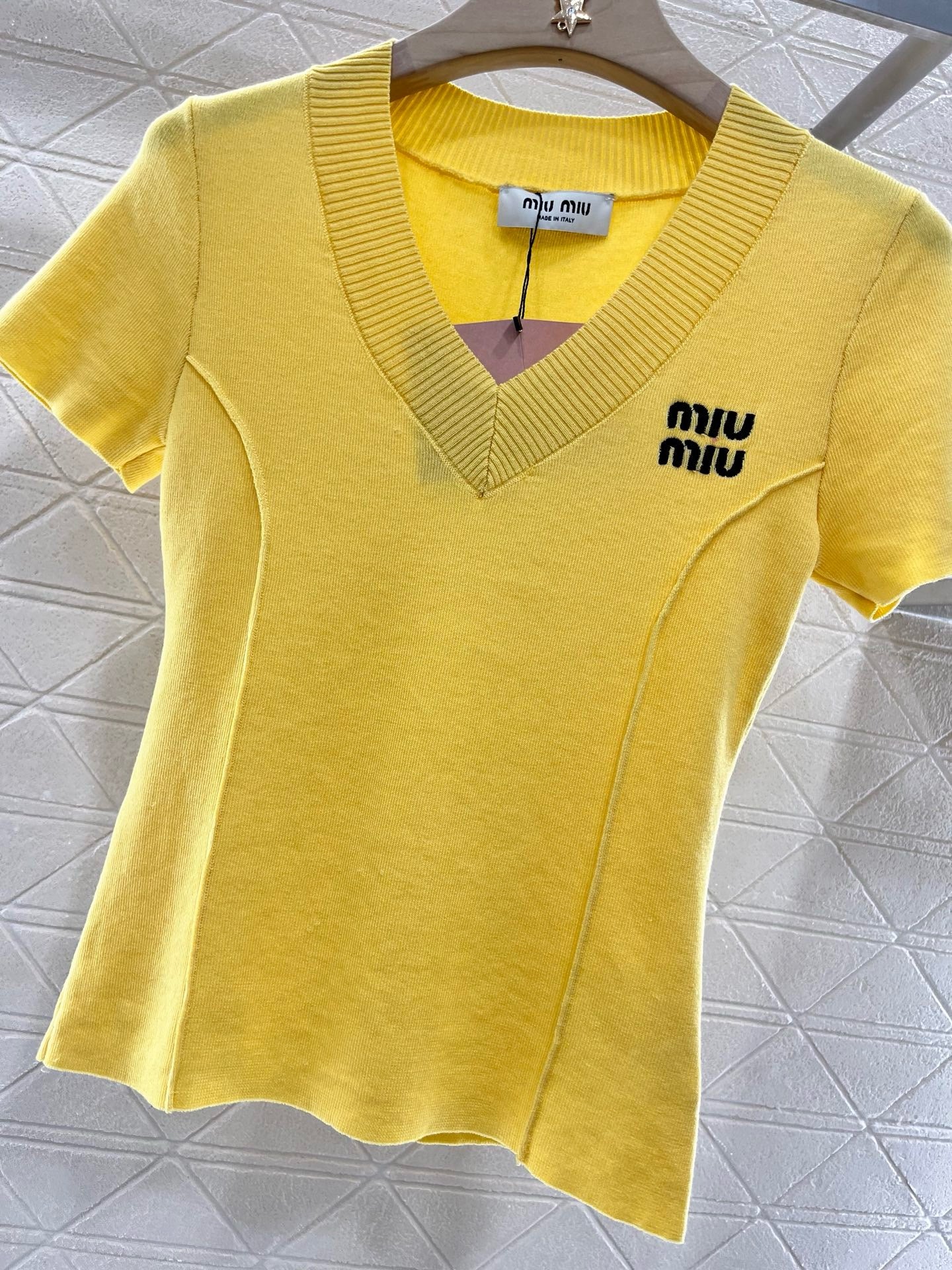 MI*MI*2025SS New V-neck Slim Fit Knit Short Sleeve