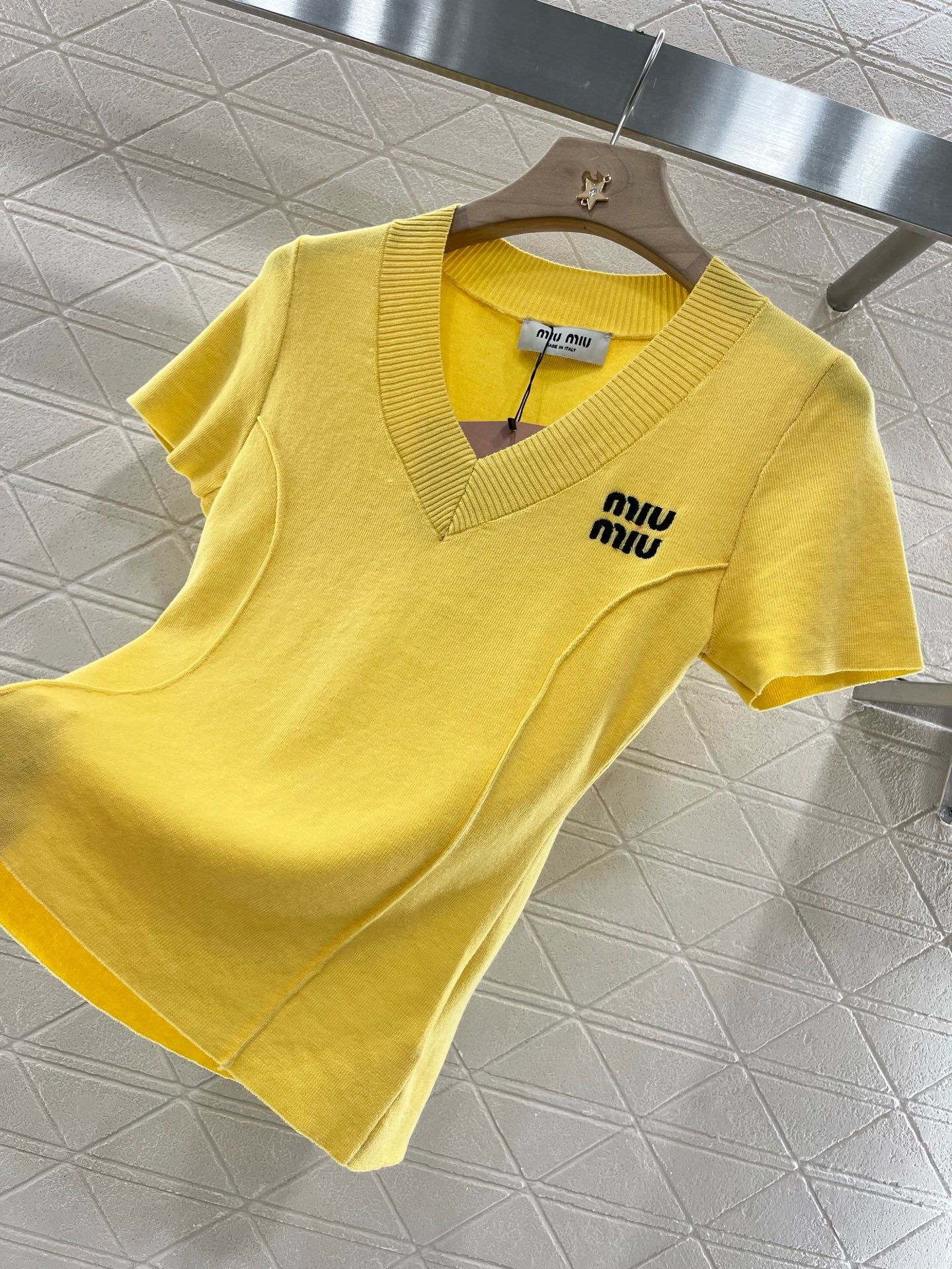 MI*MI*2025SS New V-neck Slim Fit Knit Short Sleeve