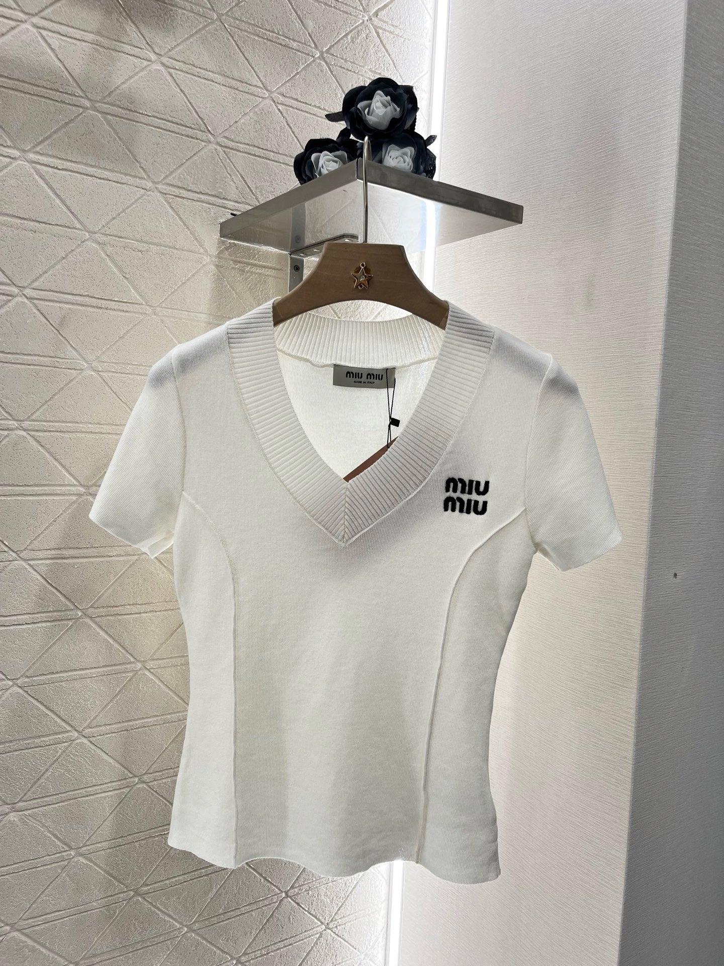 MI*MI*2025SS New V-neck Slim Fit Knit Short Sleeve