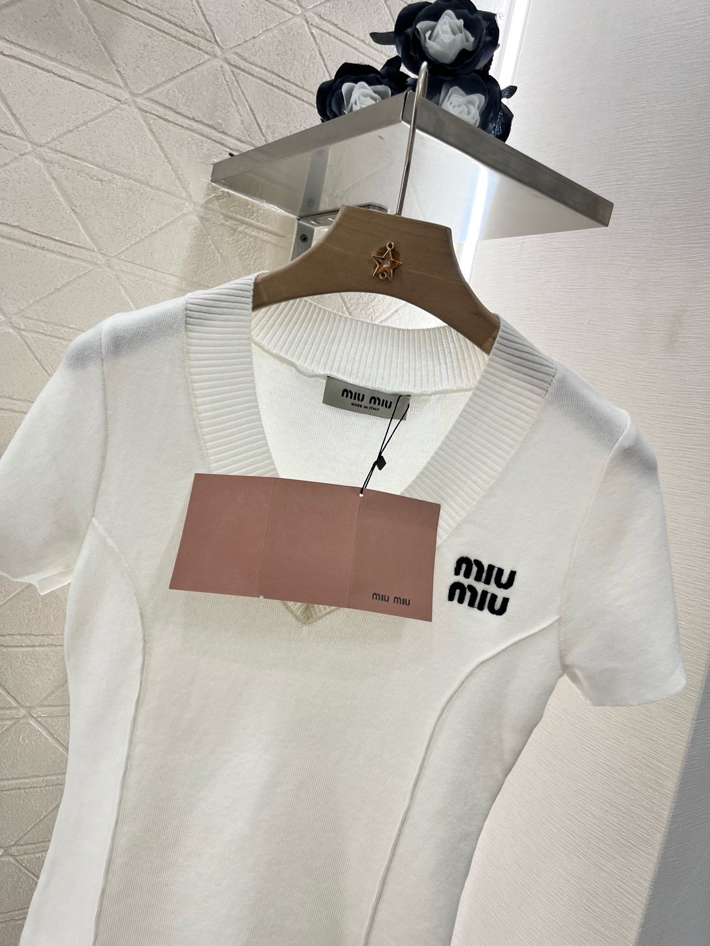 MI*MI*2025SS New V-neck Slim Fit Knit Short Sleeve