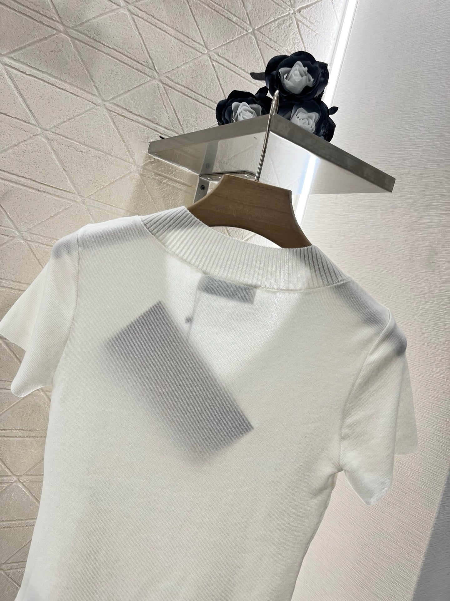 MI*MI*2025SS New V-neck Slim Fit Knit Short Sleeve