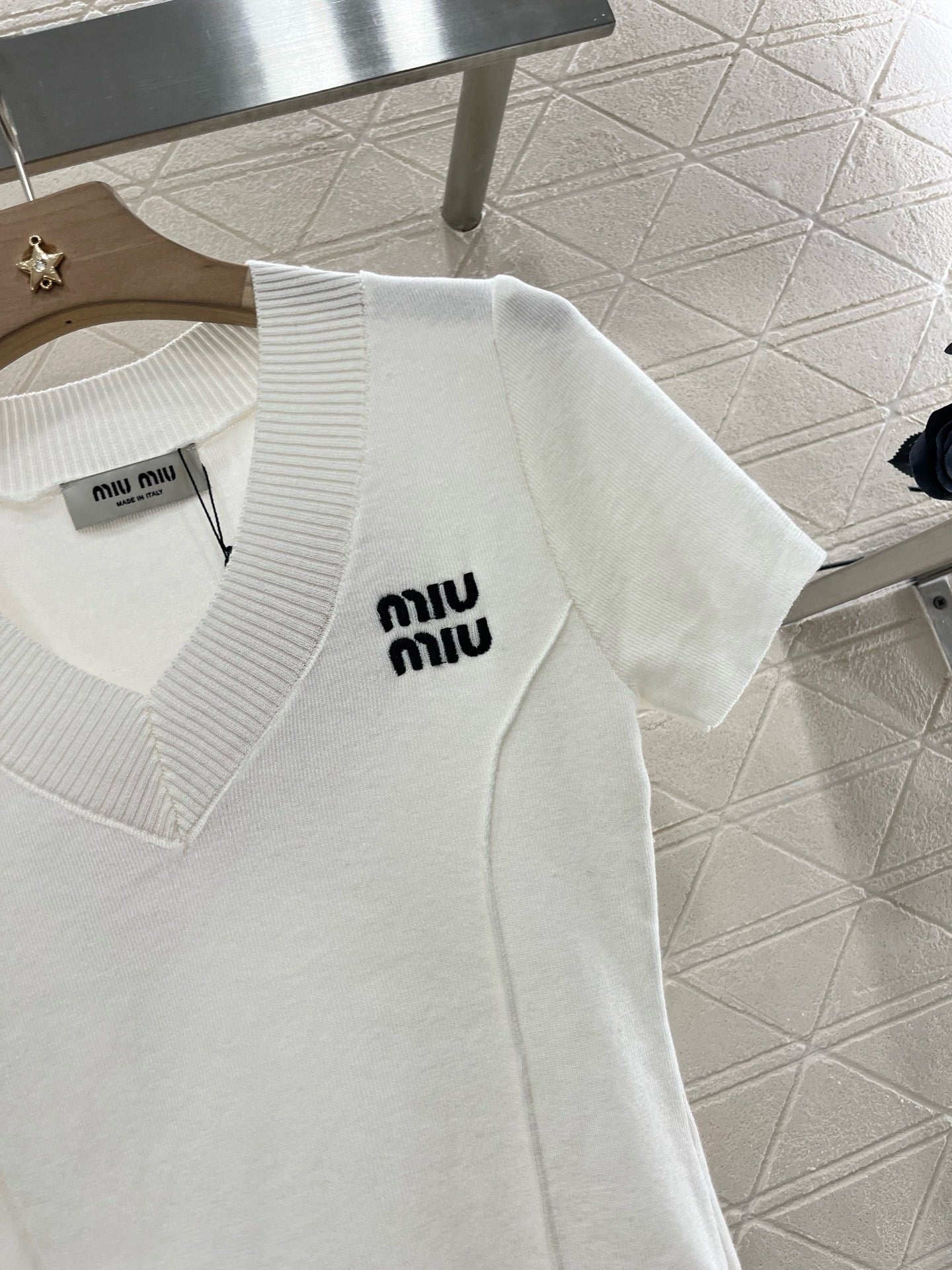 MI*MI*2025SS New V-neck Slim Fit Knit Short Sleeve