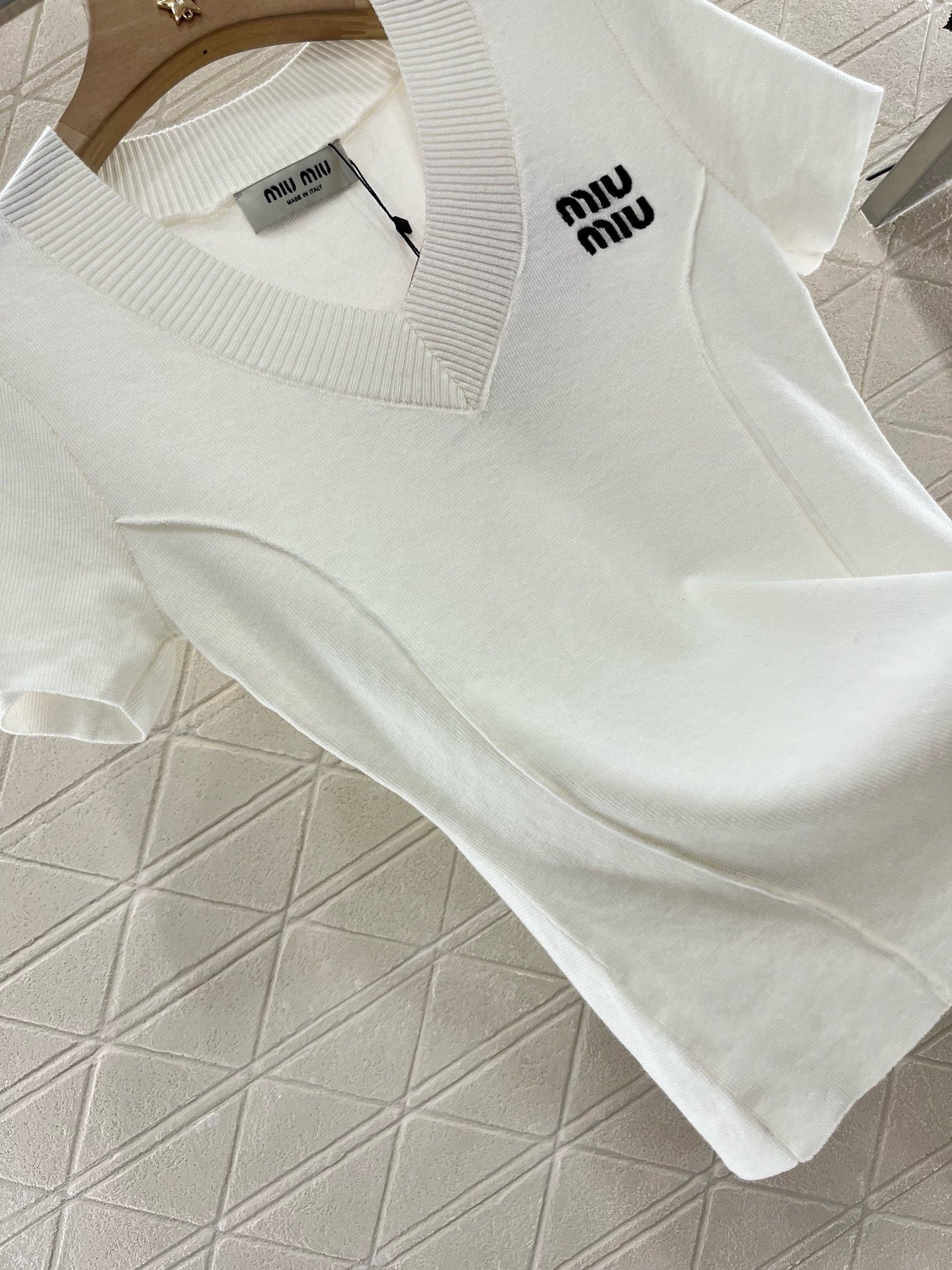 MI*MI*2025SS New V-neck Slim Fit Knit Short Sleeve