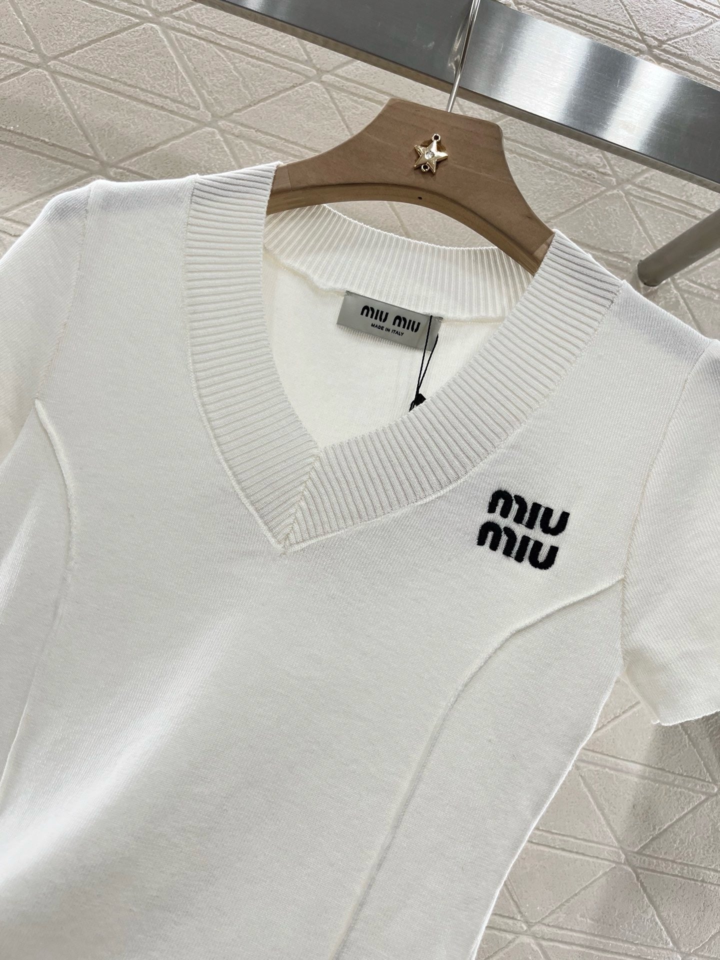 MI*MI*2025SS New V-neck Slim Fit Knit Short Sleeve