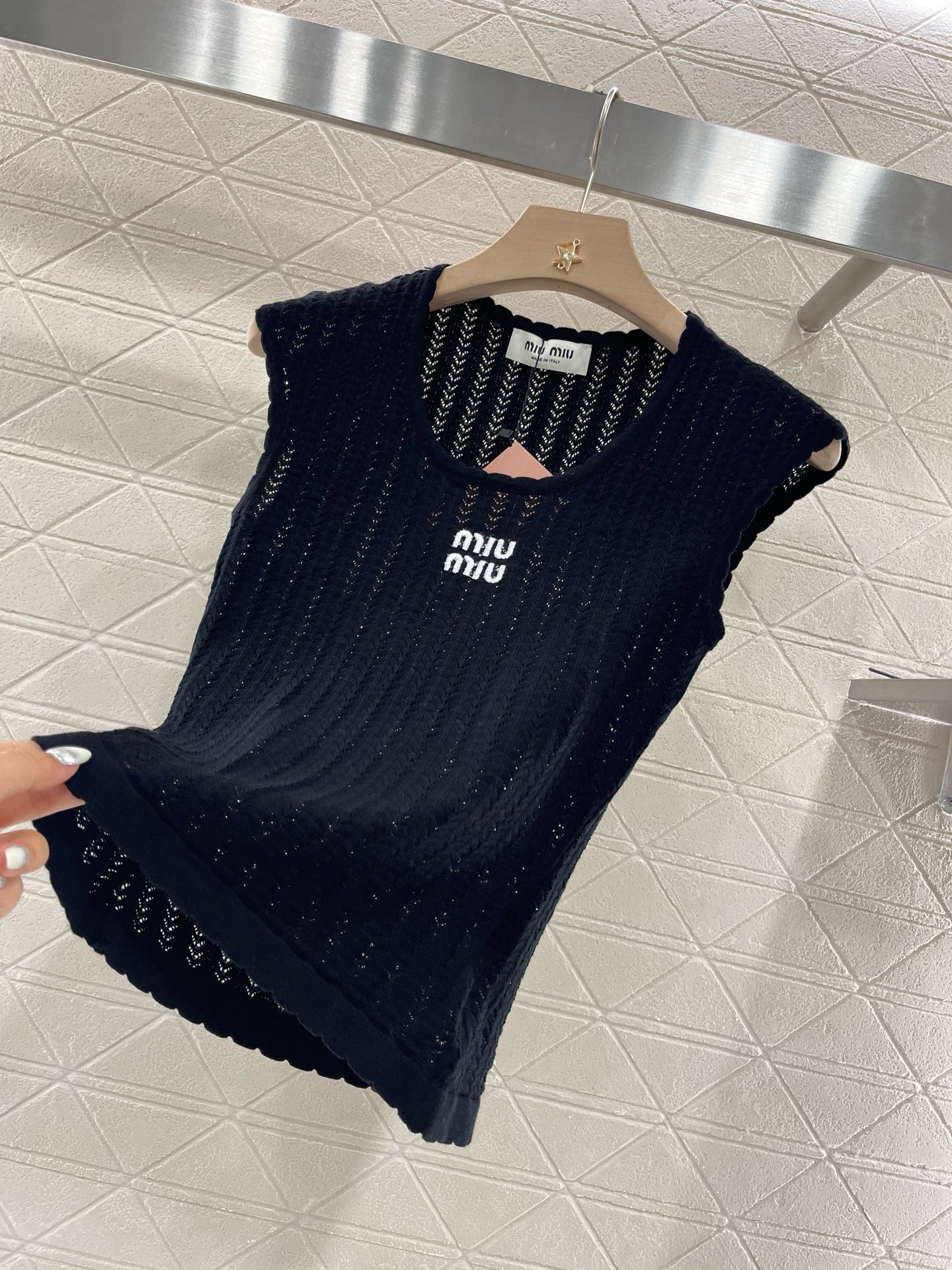 MI*MI*2025ss New Arrival Hollow Lace Knitted Vest
