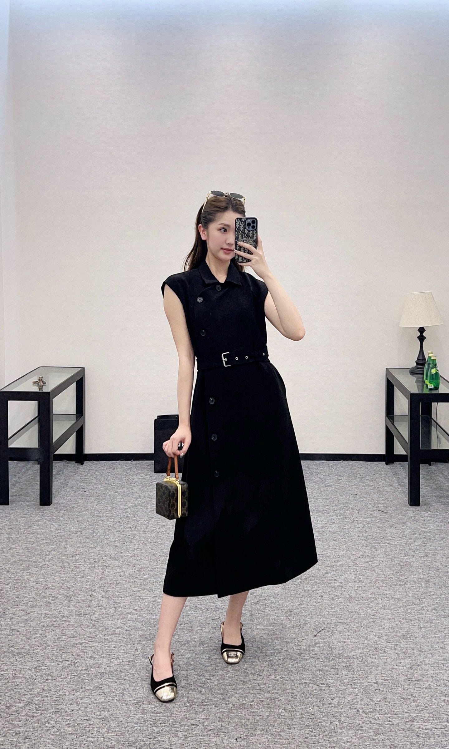 D*New Lapel Sleeveless Black Dress