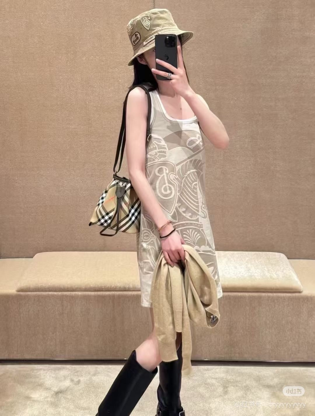 Burber**New arrival Lapel classic print vest dress