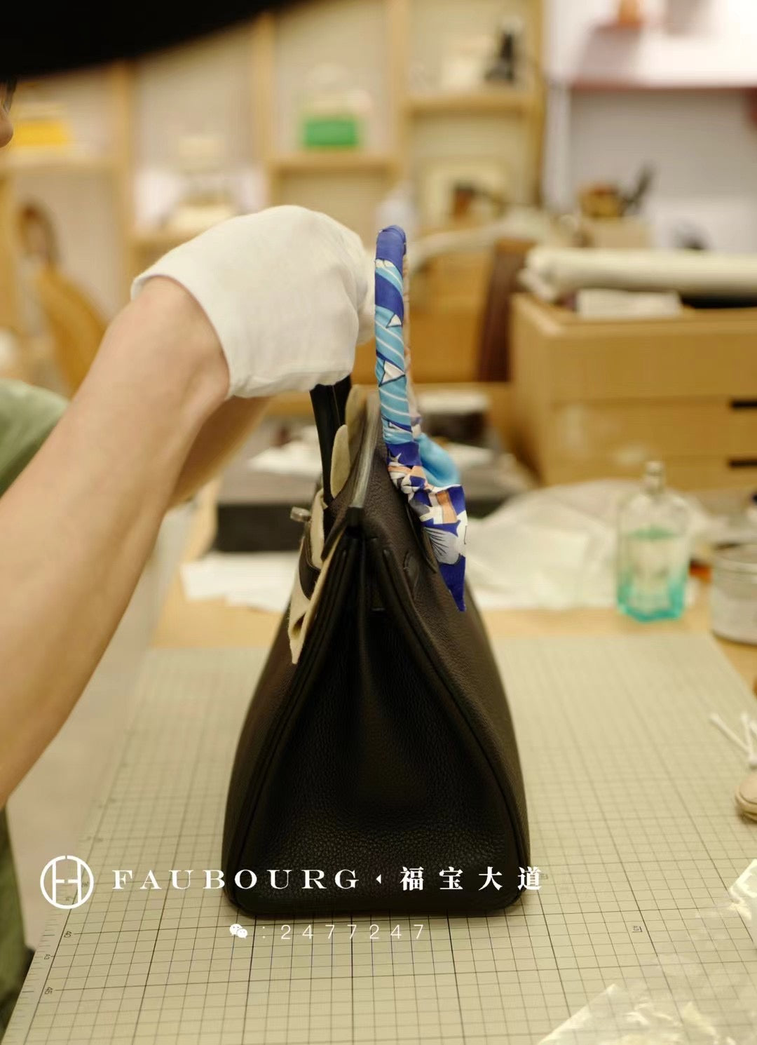Hand-stitched TOGO leather black