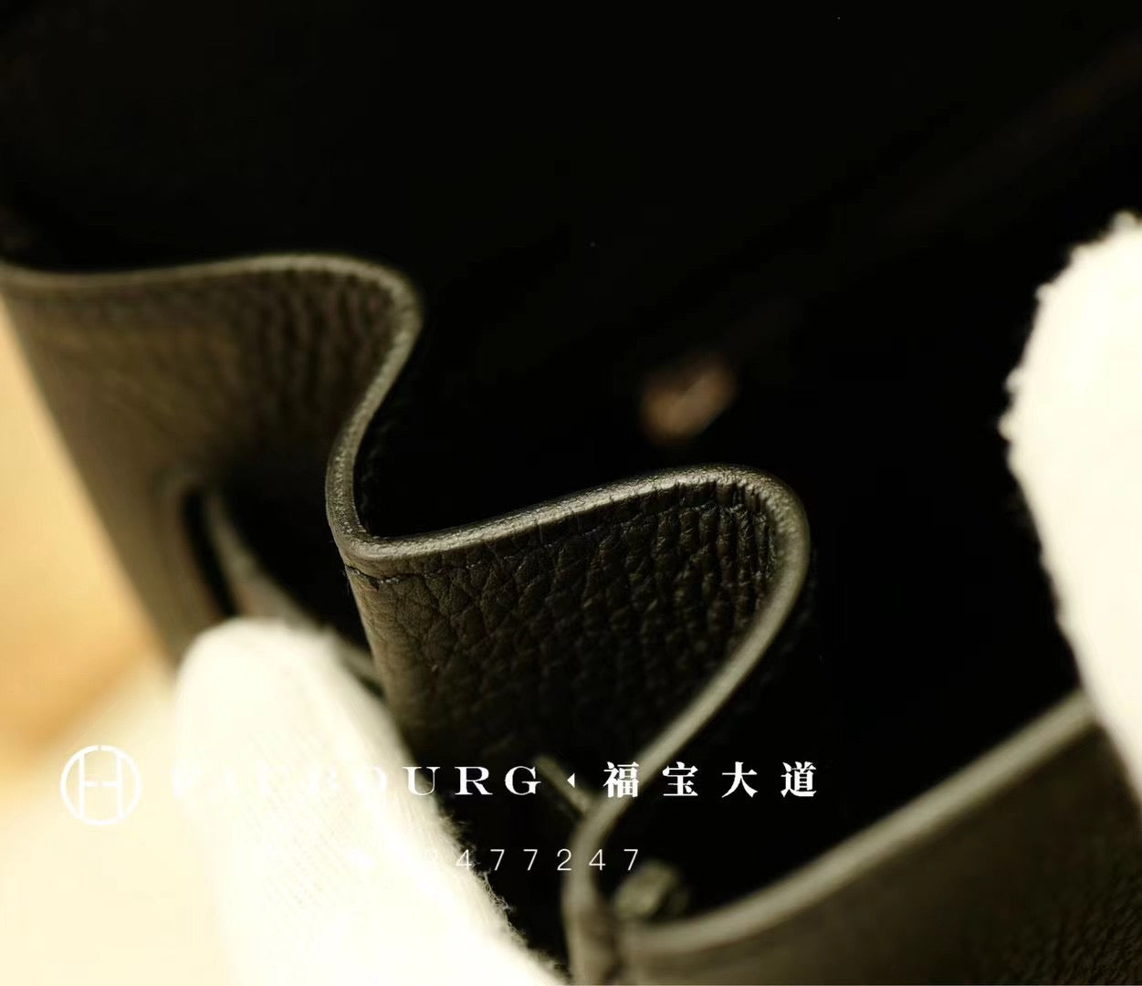 Hand-stitched TOGO leather black