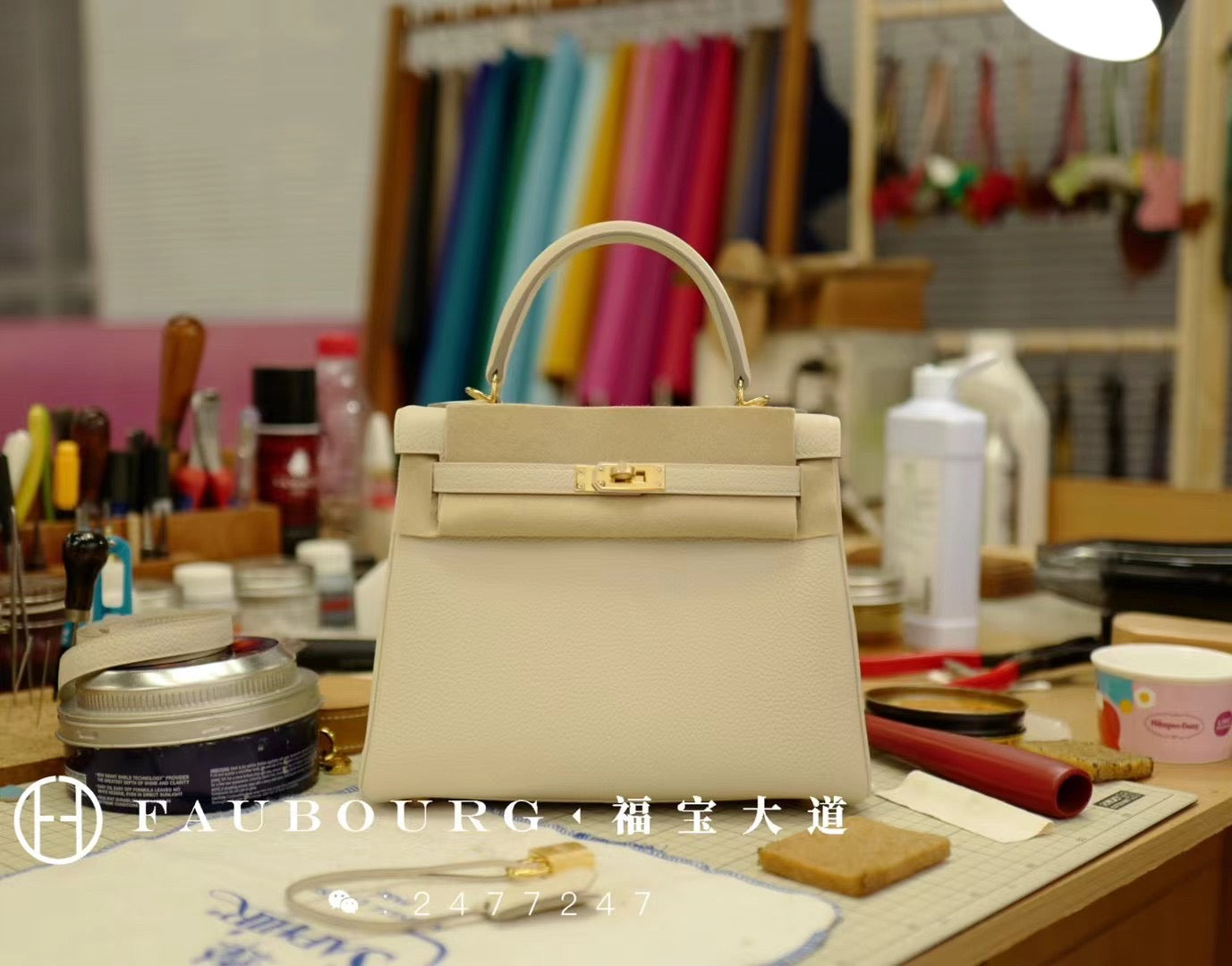 Hand-sewn kelly/TOGO leather white