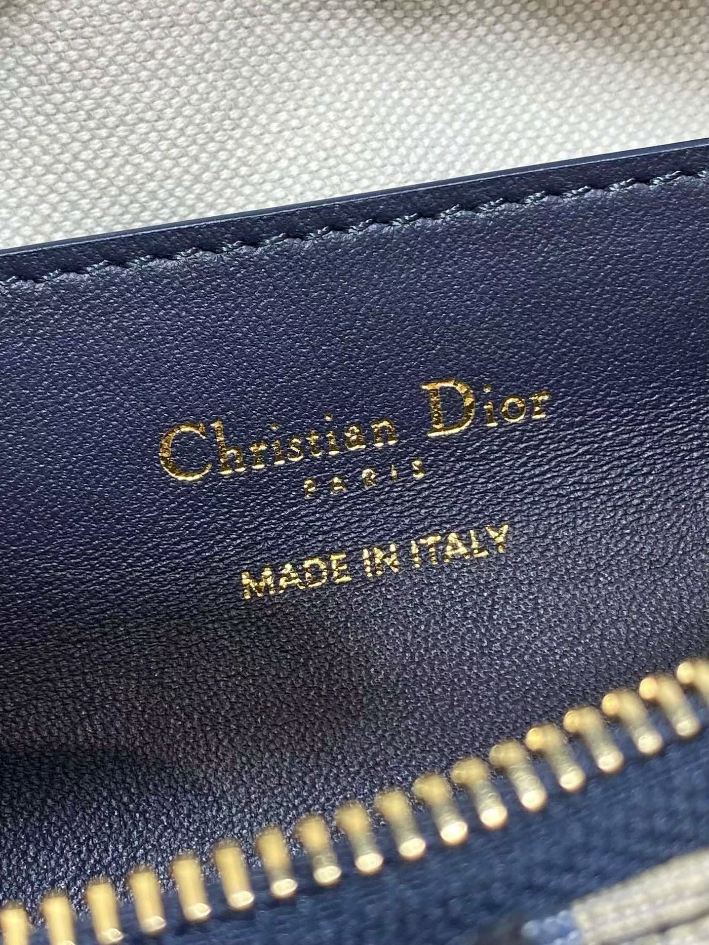 New 💯 ladies' bags